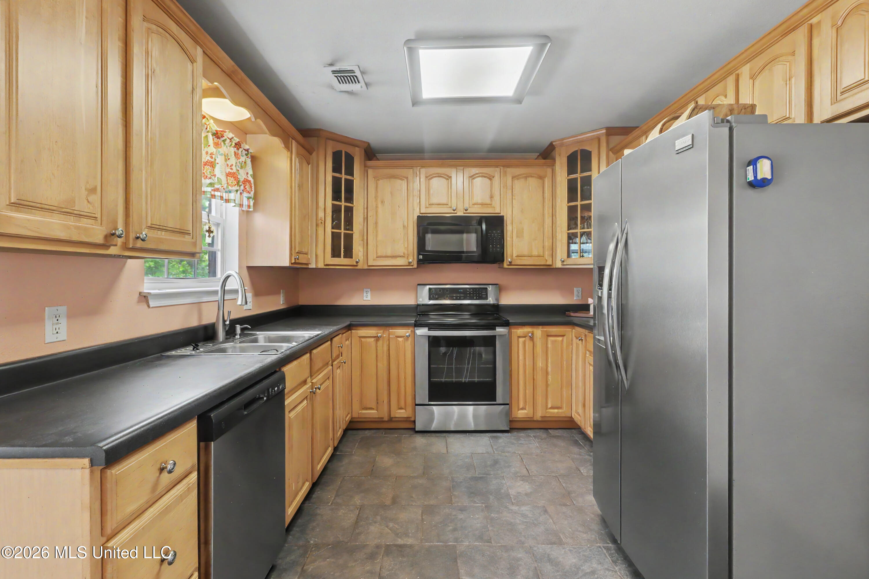 17425 Marian Court Property Photo 6