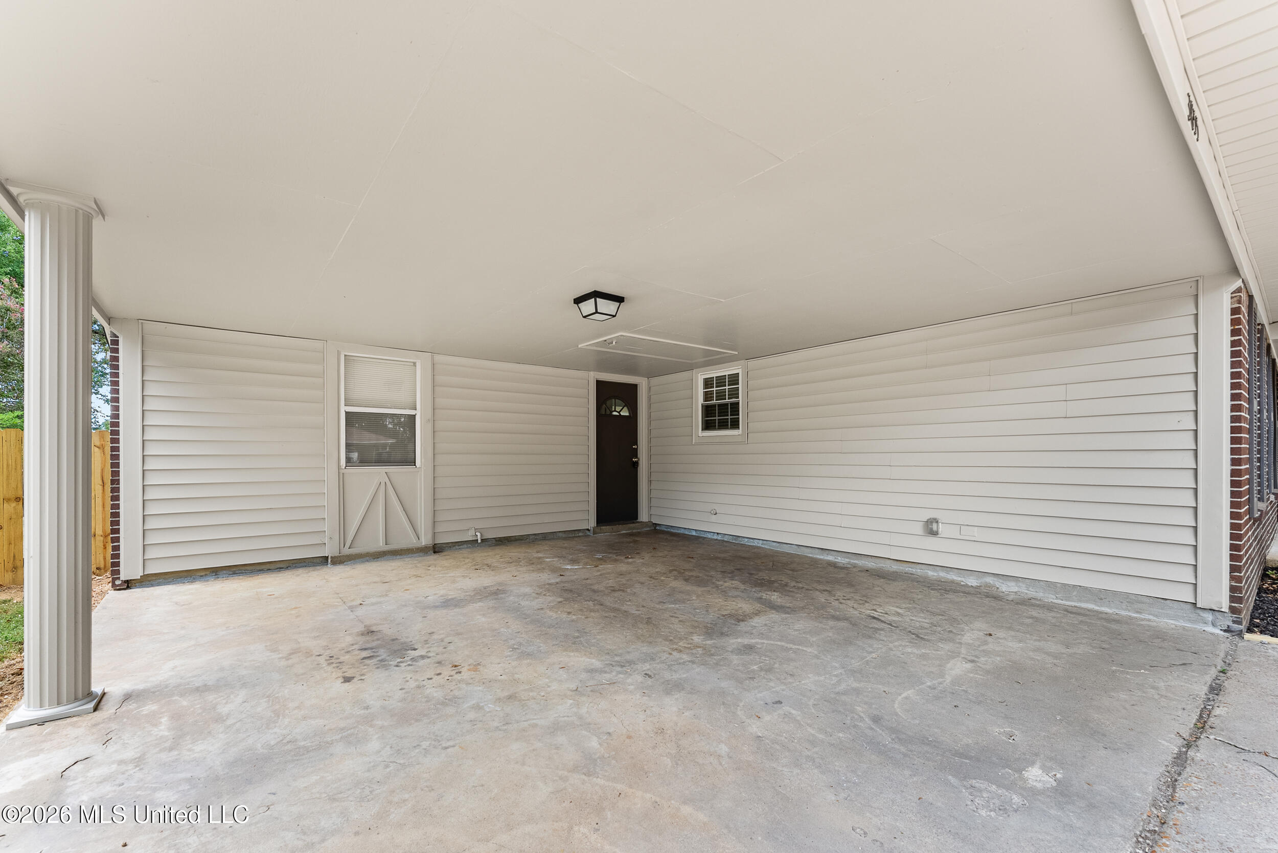 3855 Hilltop Drive Property Photo 4
