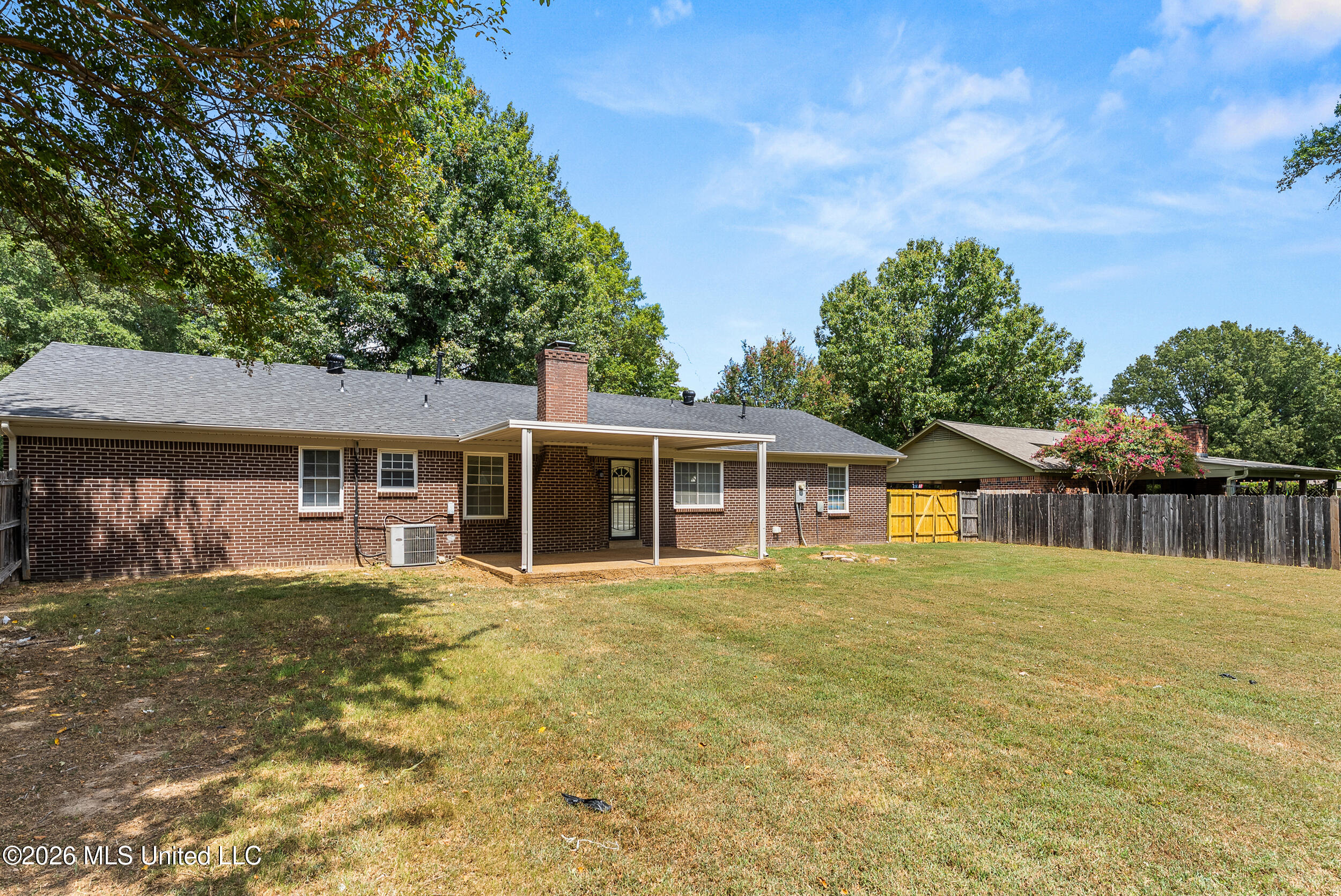 3855 Hilltop Drive Property Photo 5