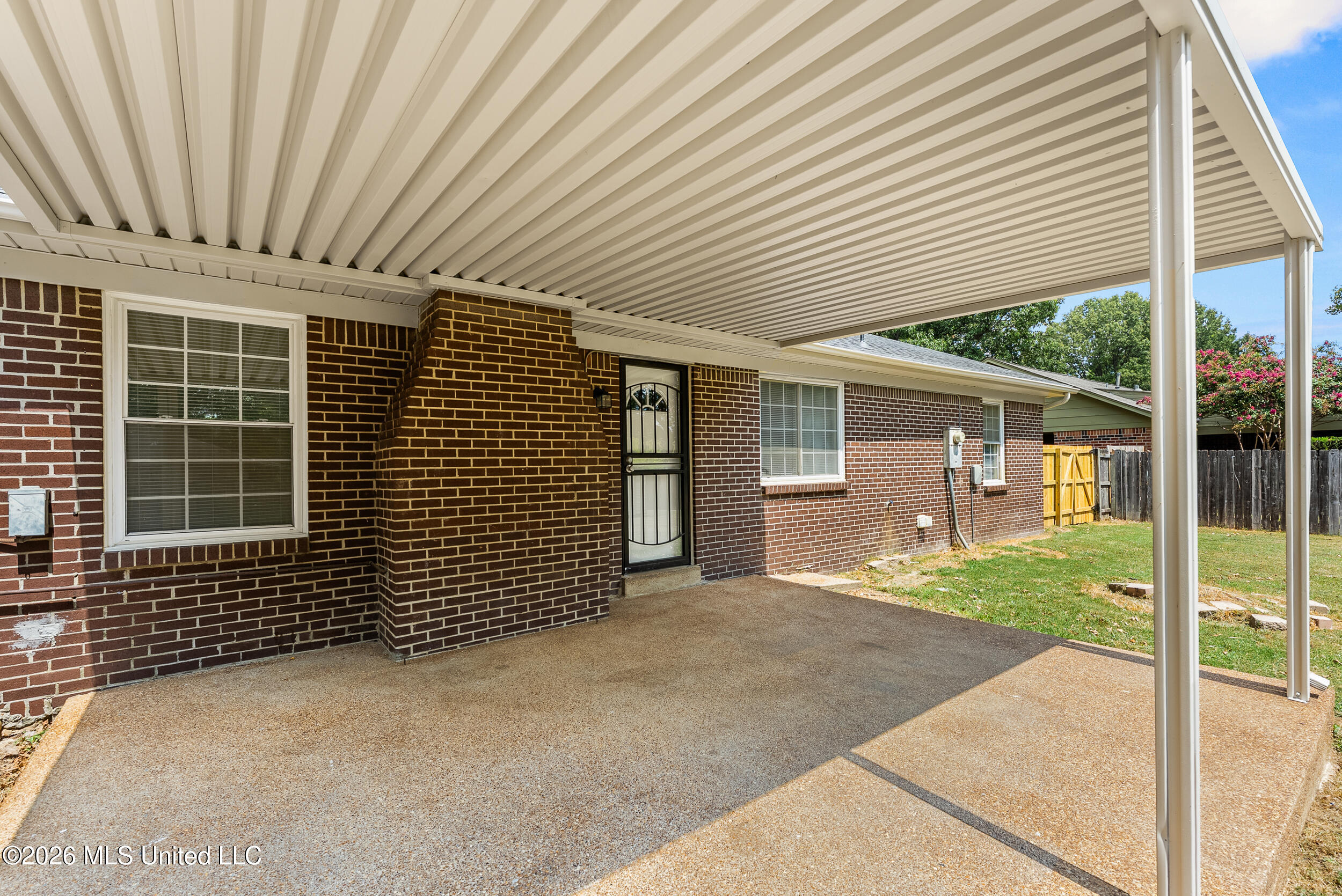 3855 Hilltop Drive Property Photo 6