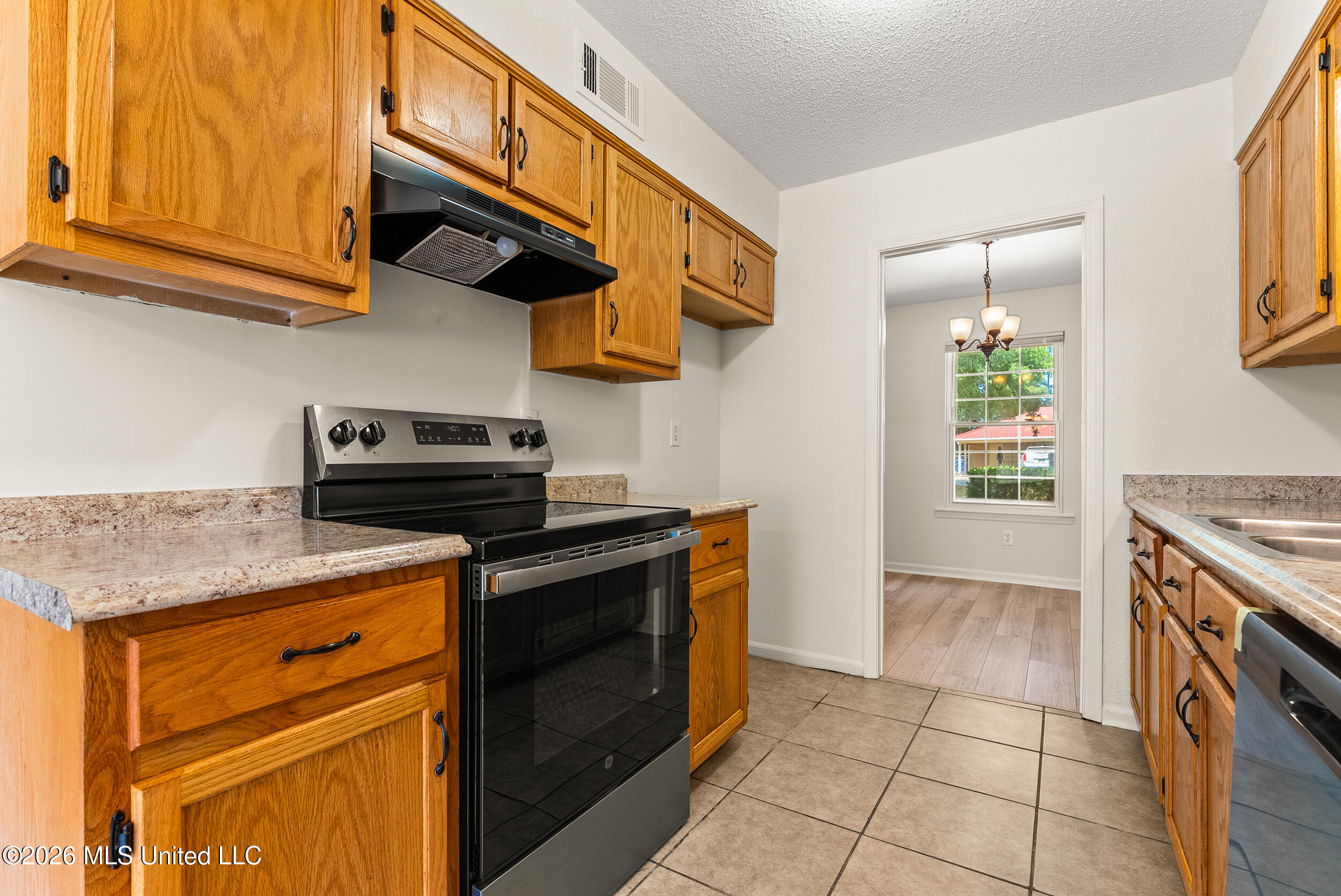 3855 Hilltop Drive Property Photo 12