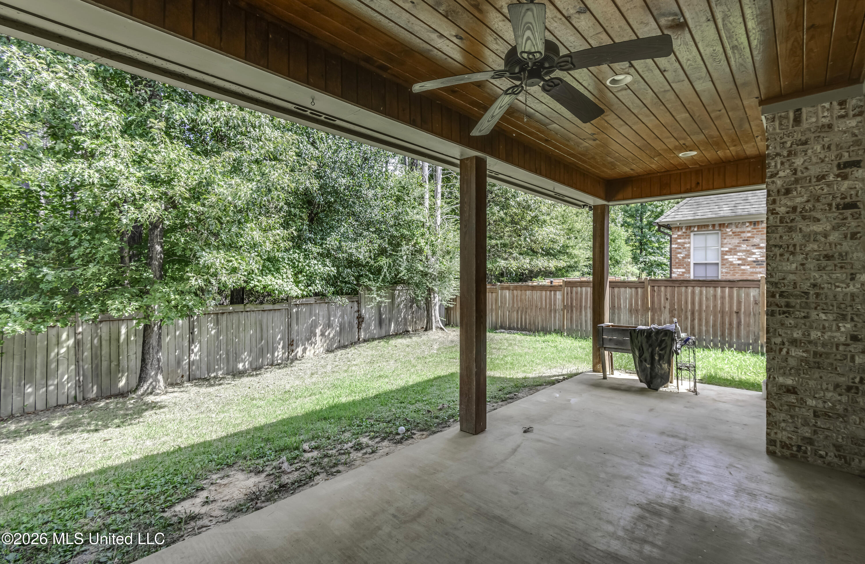 189 Stone Creek Drive Property Photo 6