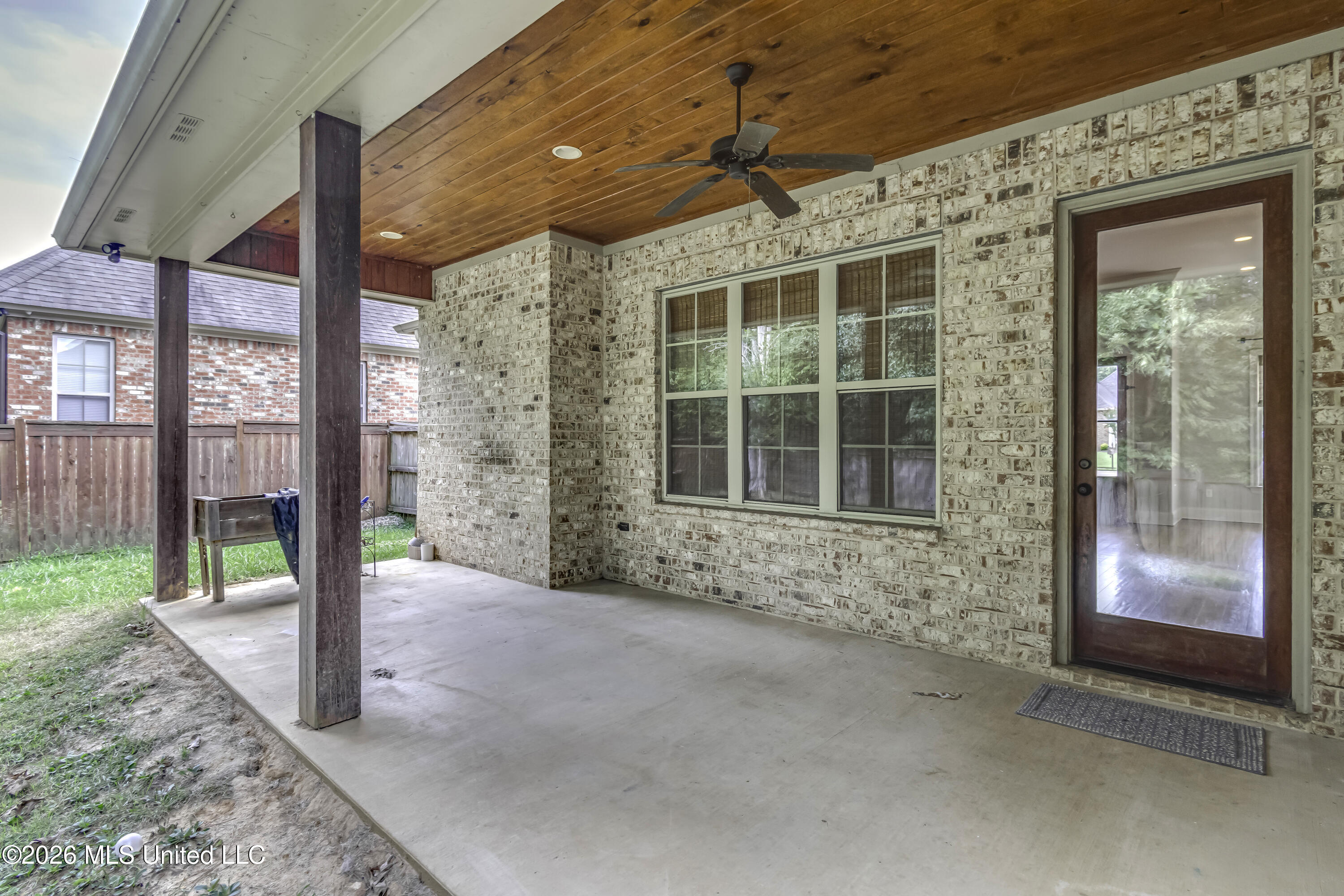 189 Stone Creek Drive Property Photo 8