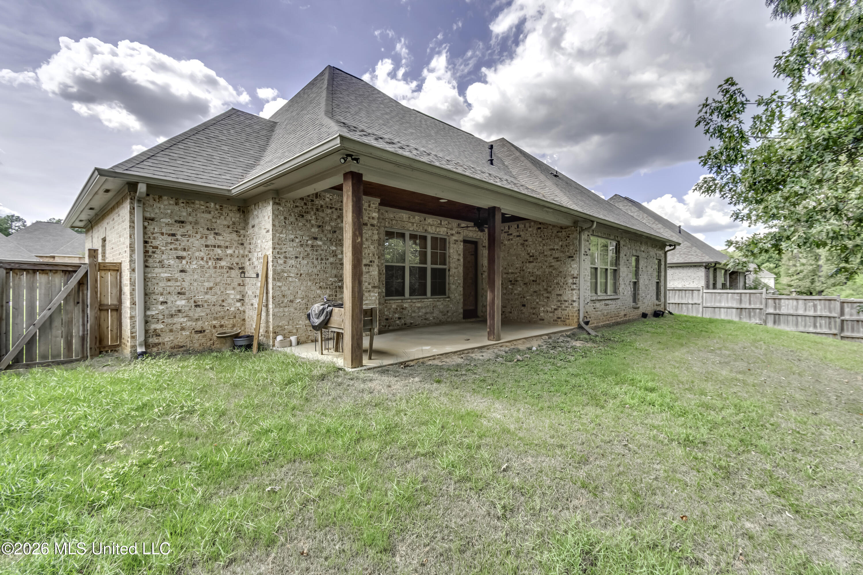 189 Stone Creek Drive Property Photo 9