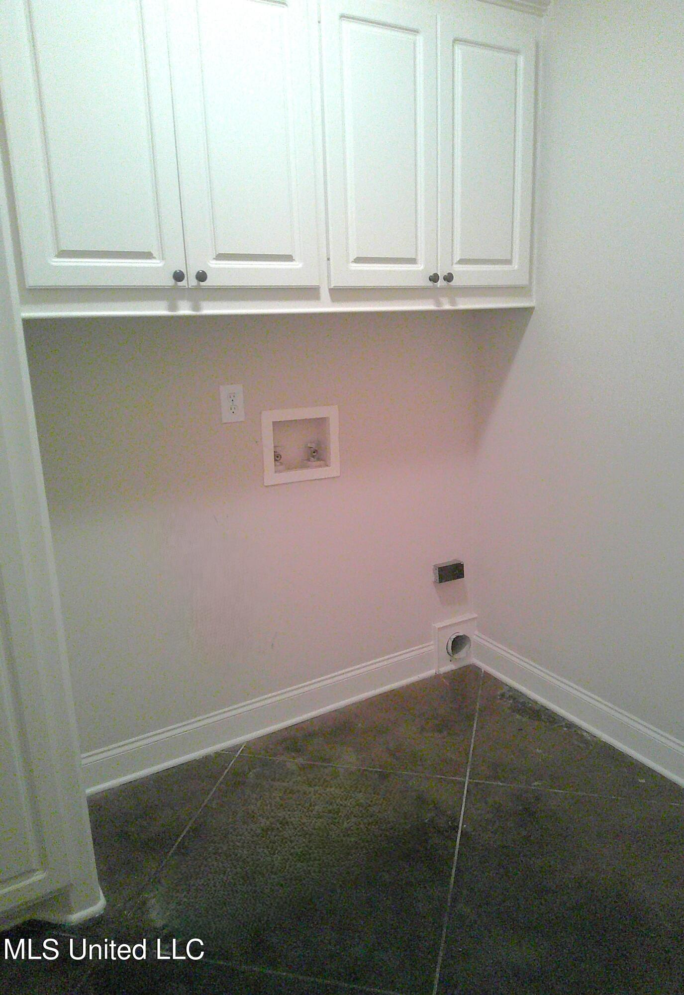 141 Creekside Drive Property Photo 10
