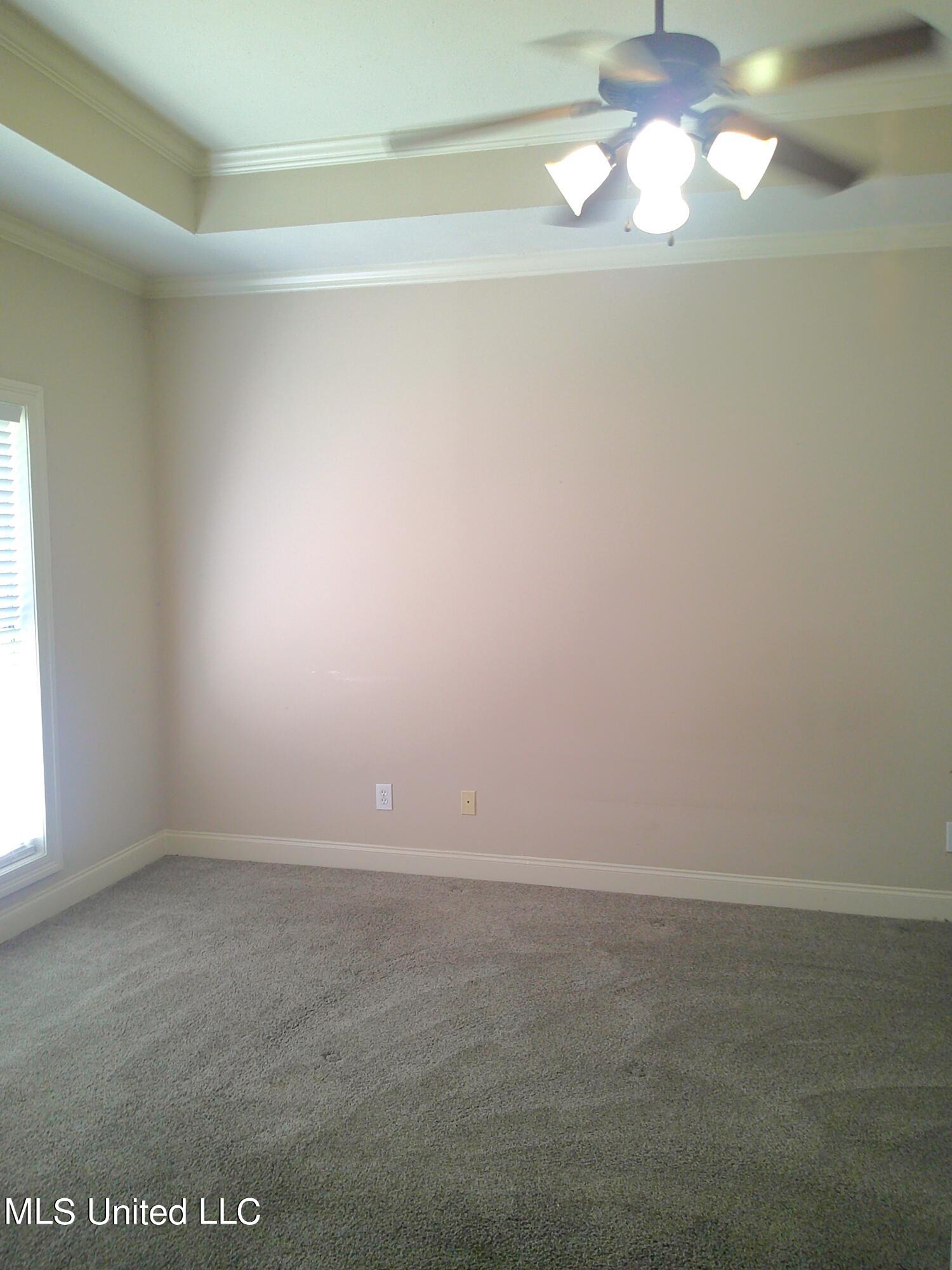 141 Creekside Drive Property Photo 11