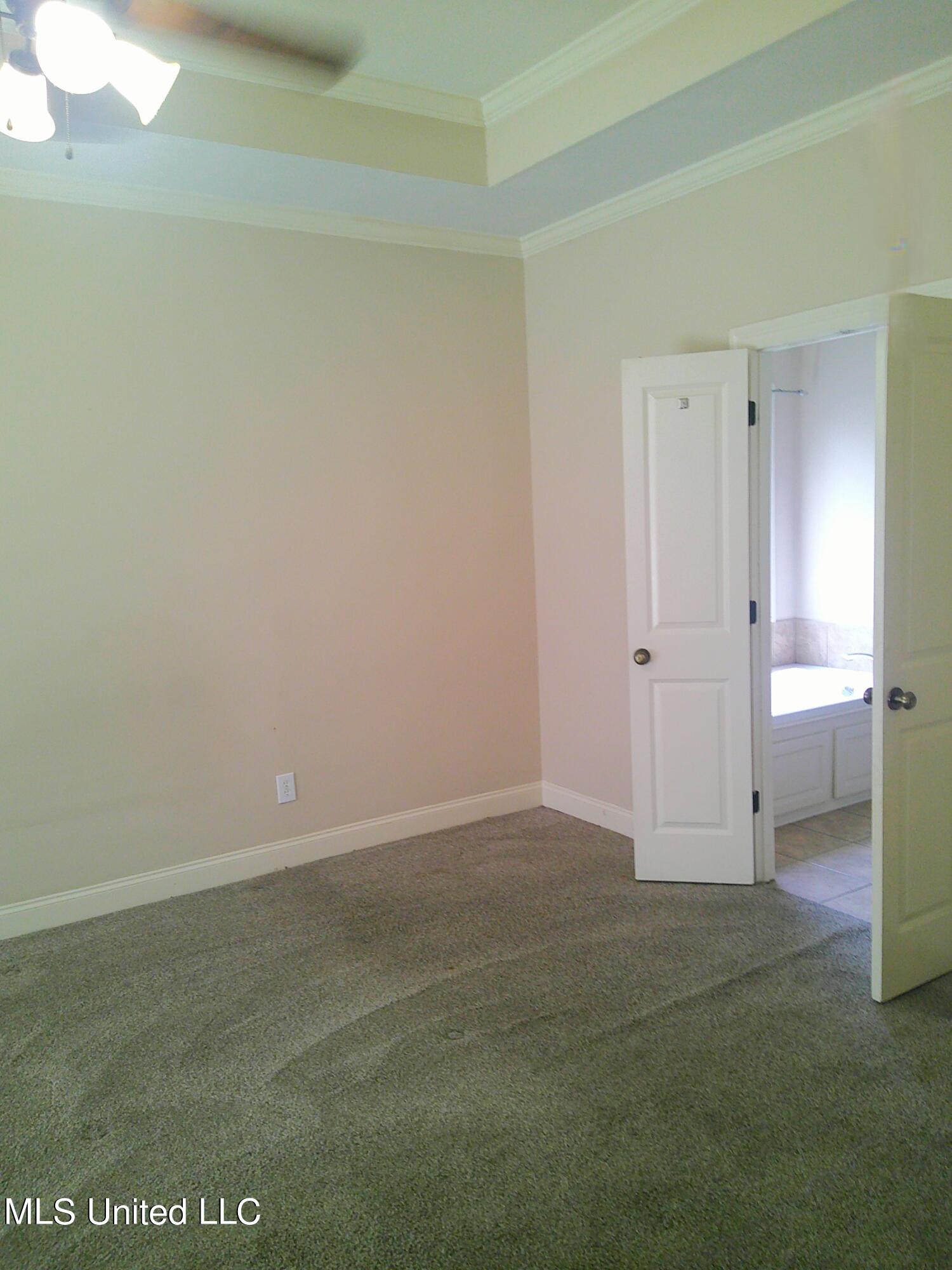 141 Creekside Drive Property Photo 12