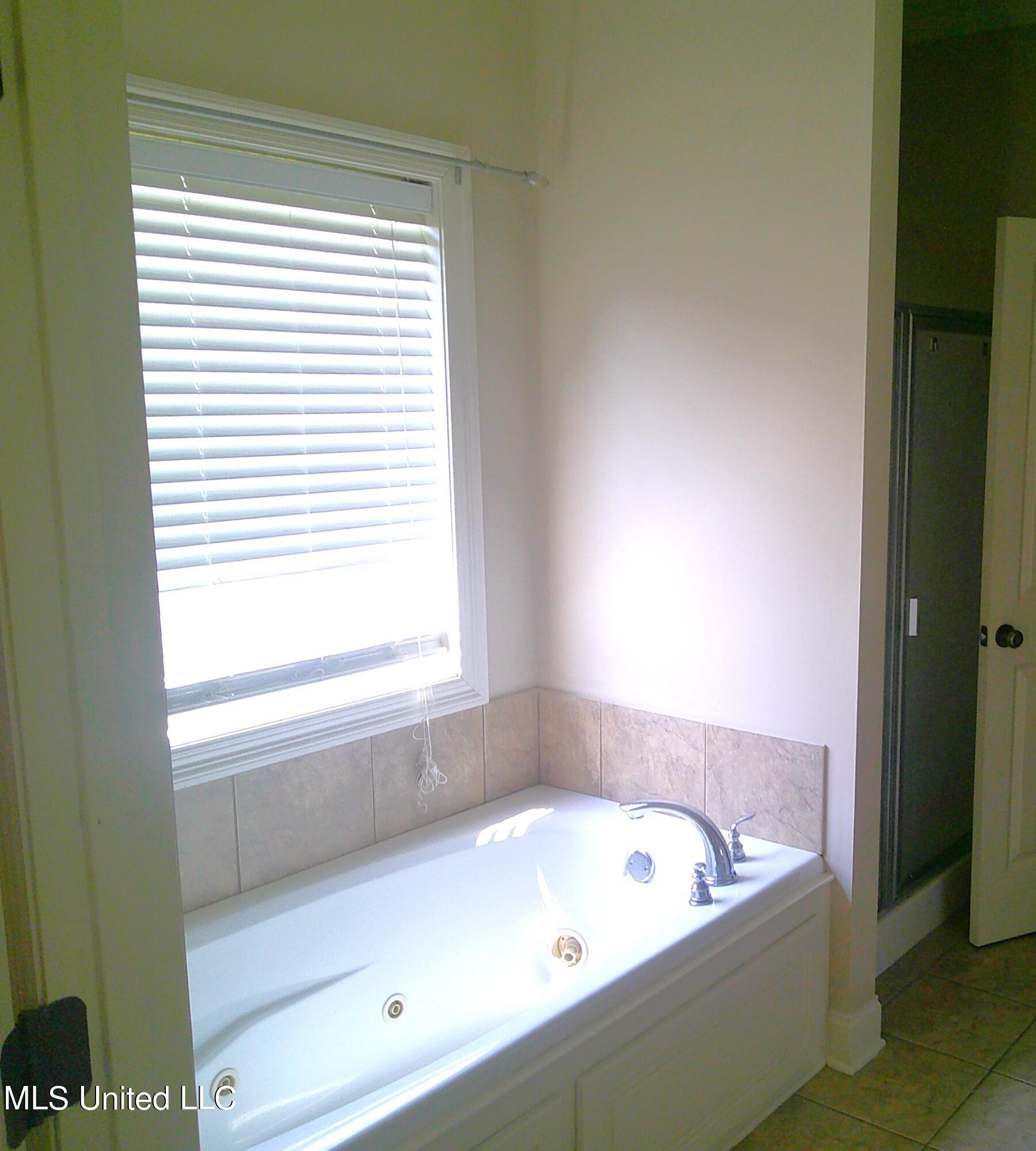 141 Creekside Drive Property Photo 14