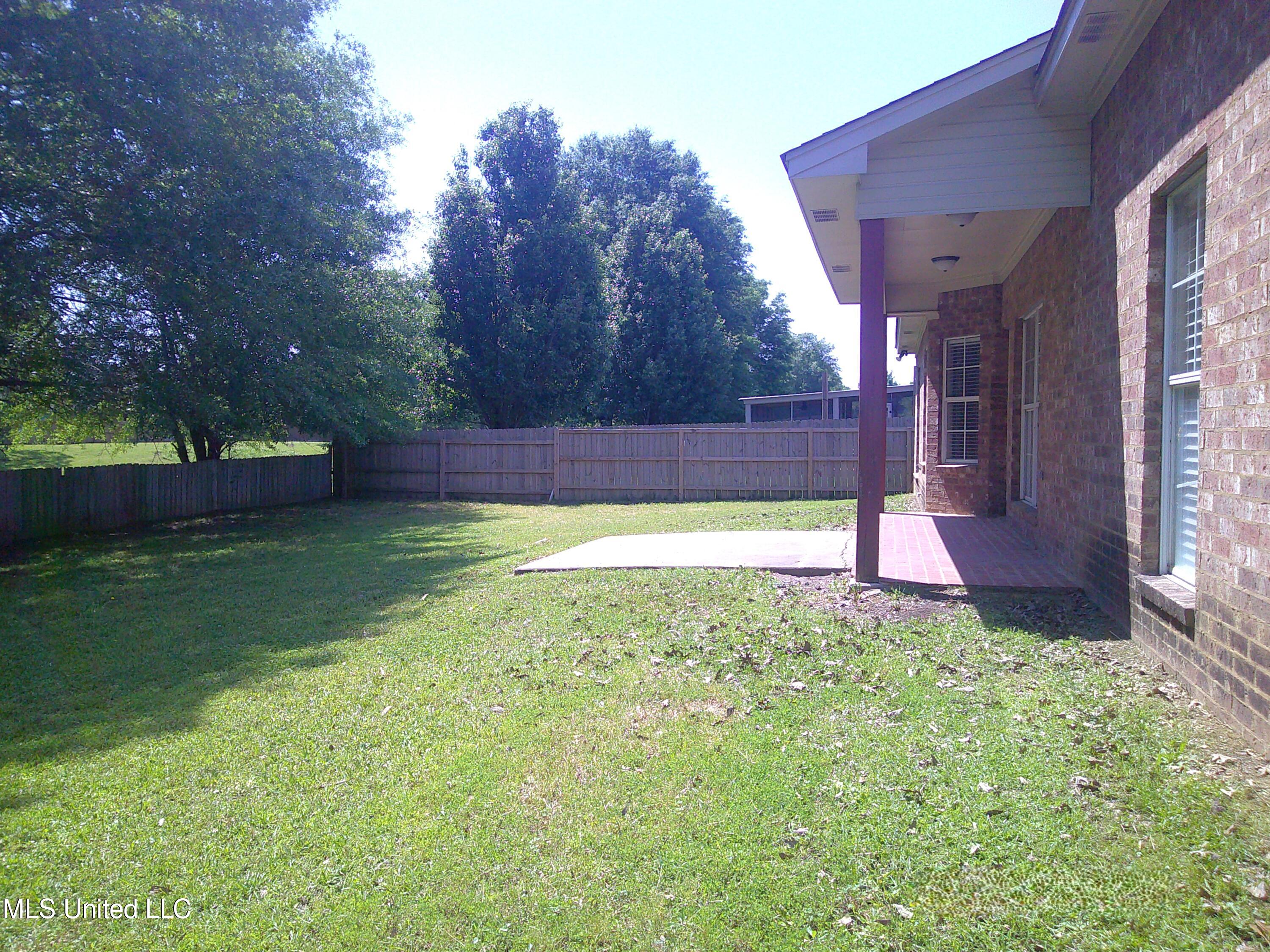 141 Creekside Drive Property Photo 16