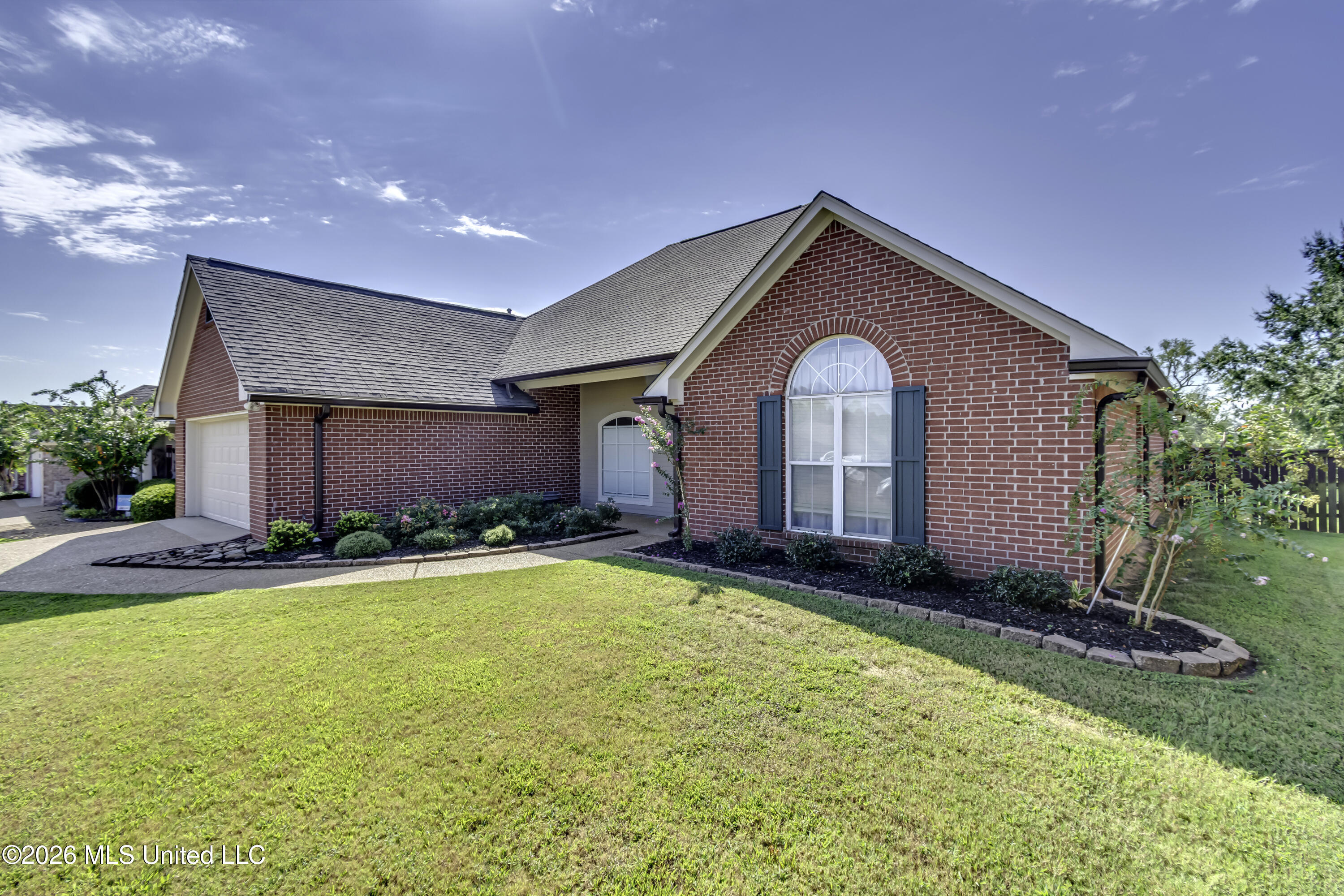 504 Wildberry Drive Property Photo 3