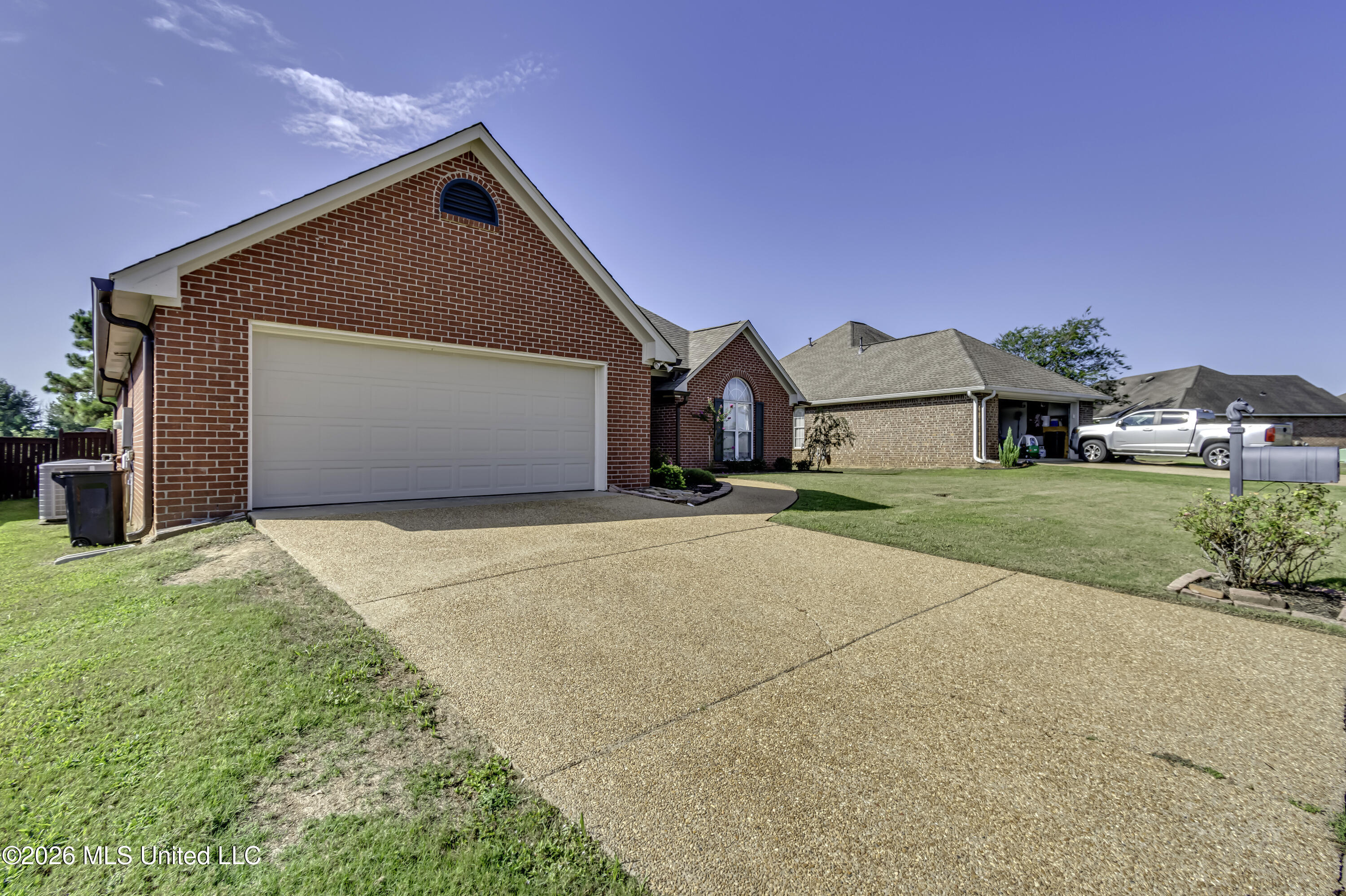 504 Wildberry Drive Property Photo 4