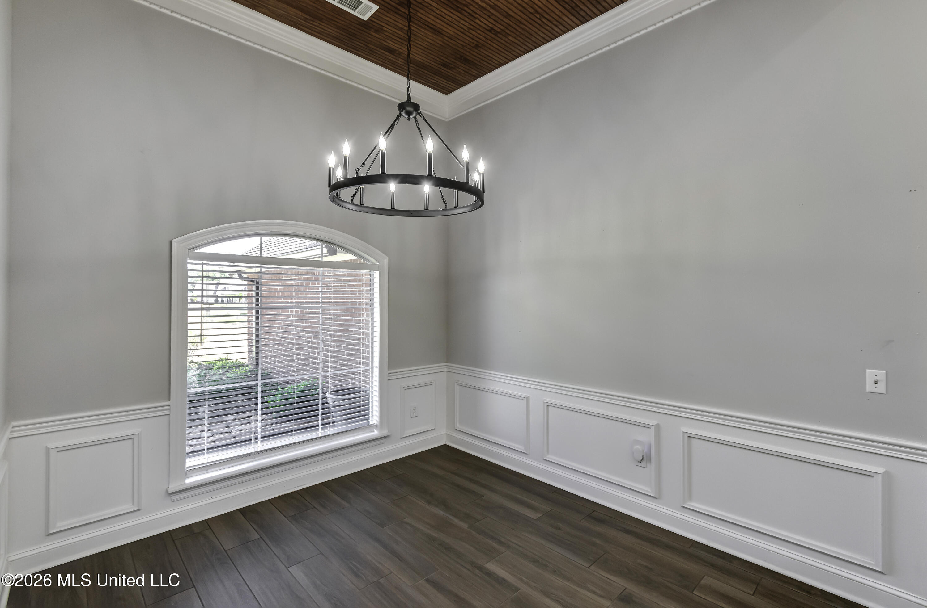 504 Wildberry Drive Property Photo 9