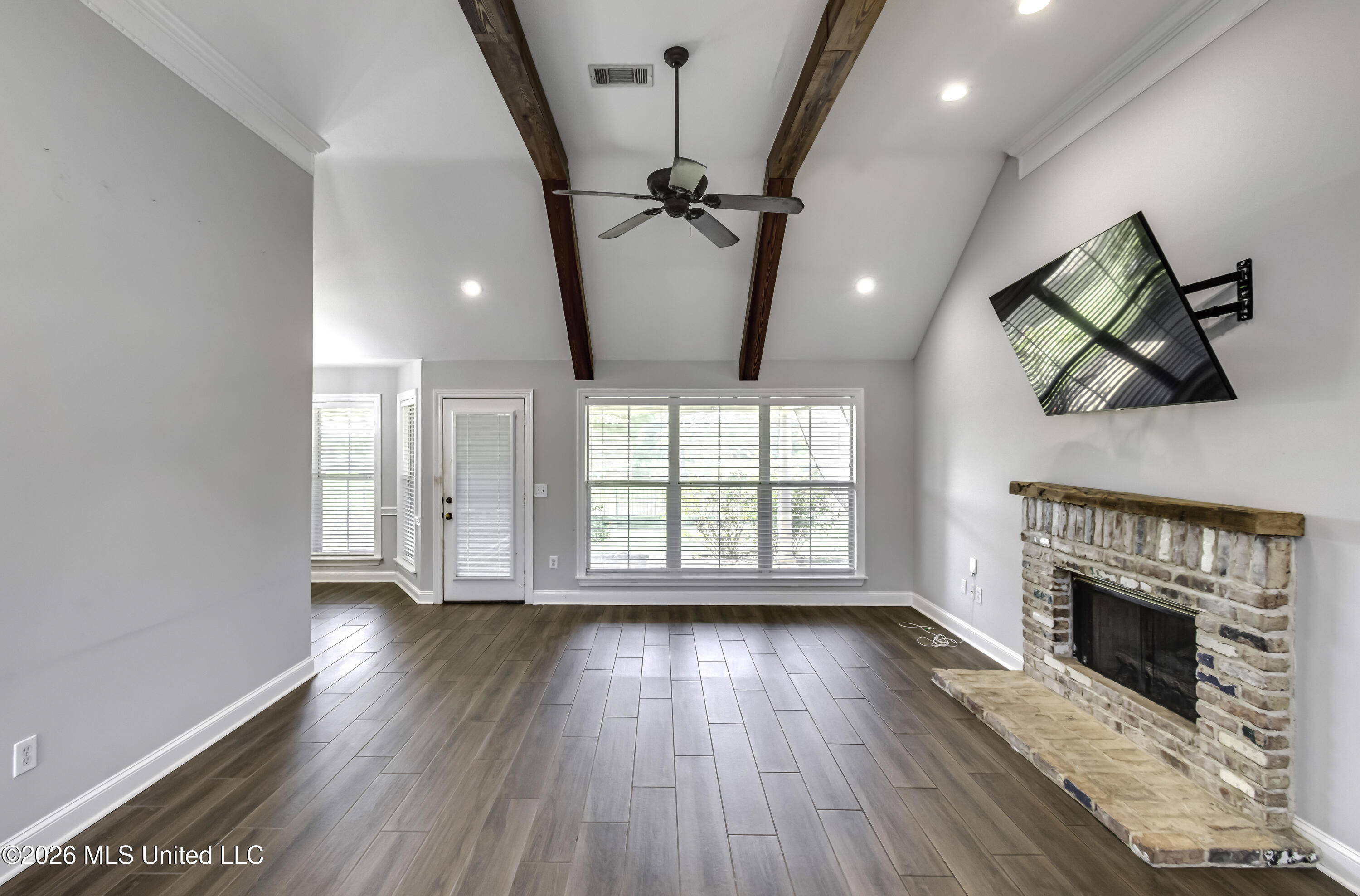 504 Wildberry Drive Property Photo 16
