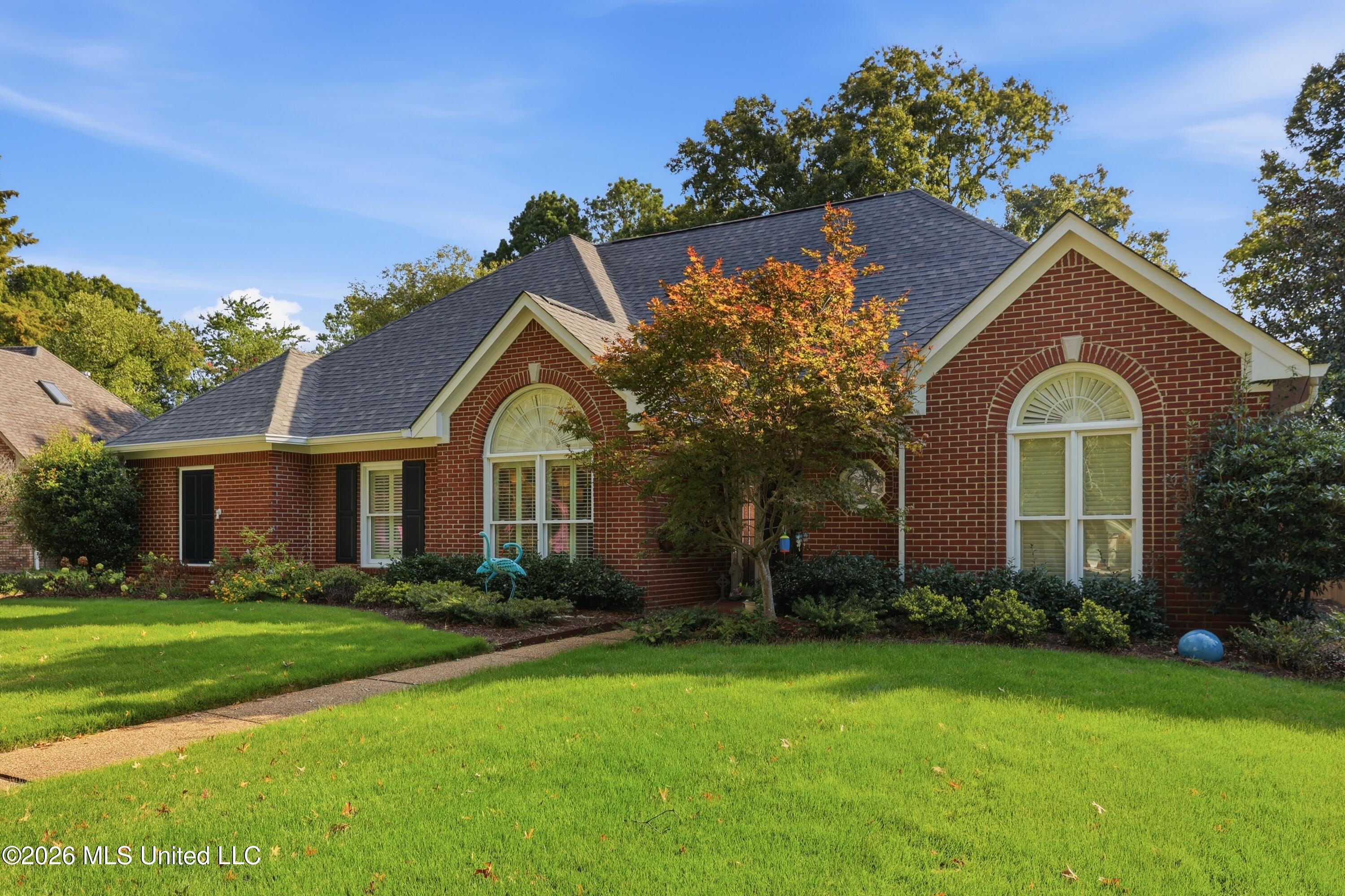 209 Hillside Street Property Photo 1
