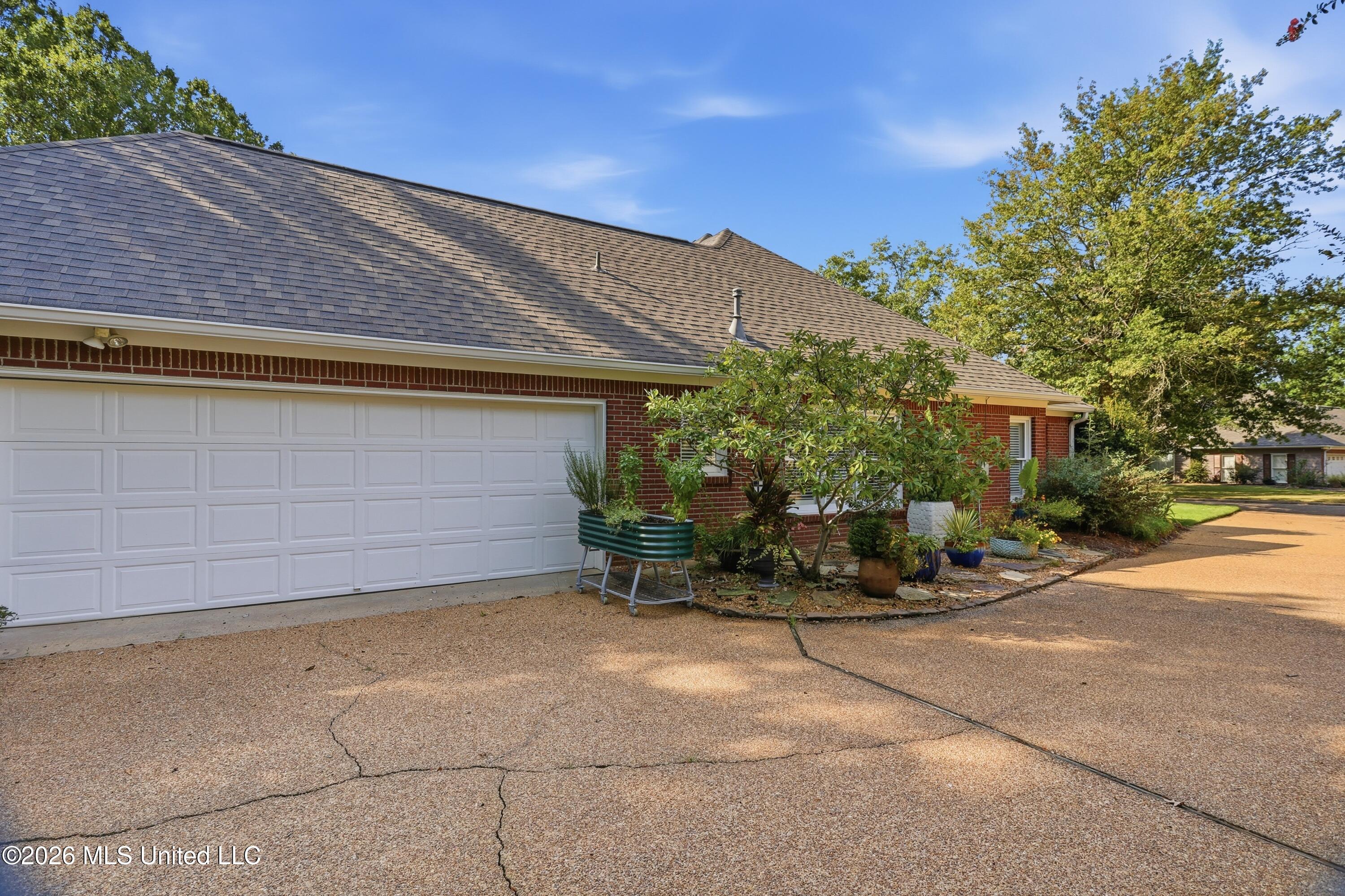 209 Hillside Street Property Photo 31