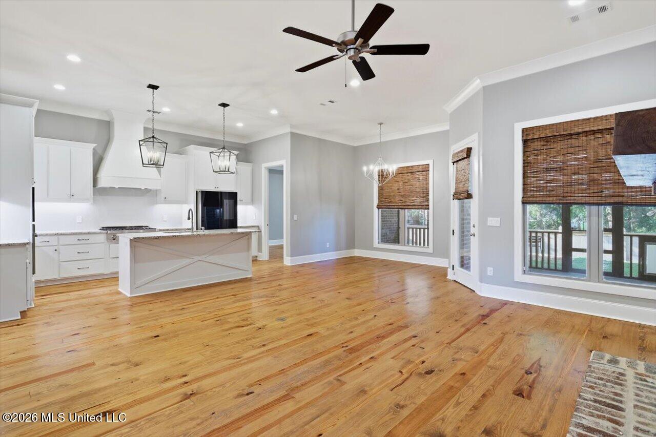 445 Brazos Drive Property Photo 4