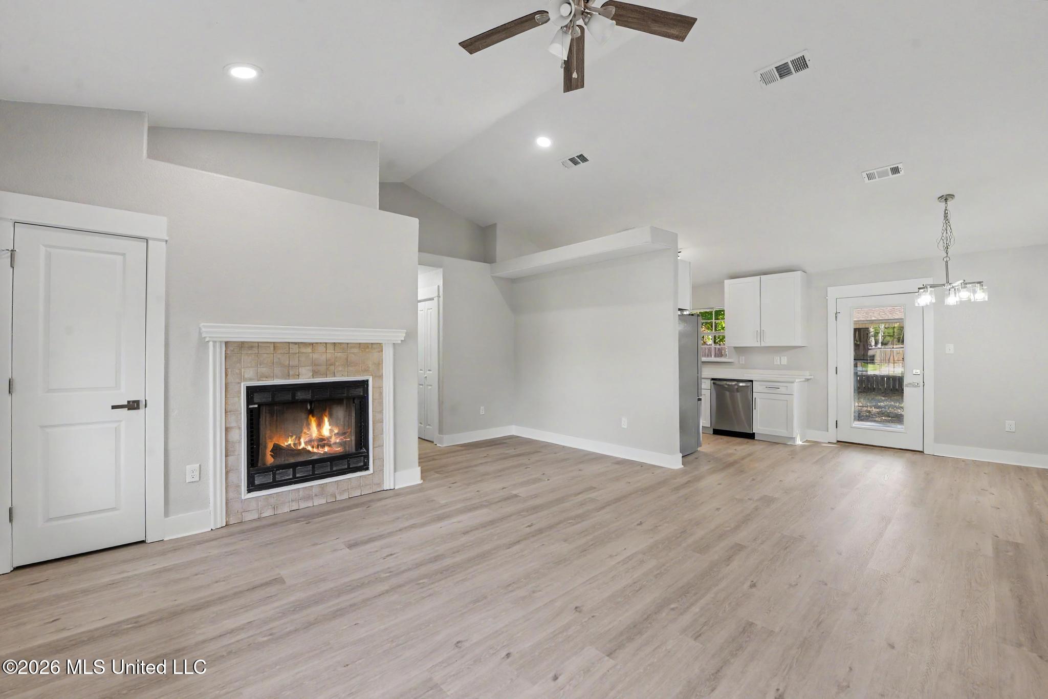 616 Plum Street Property Photo 4