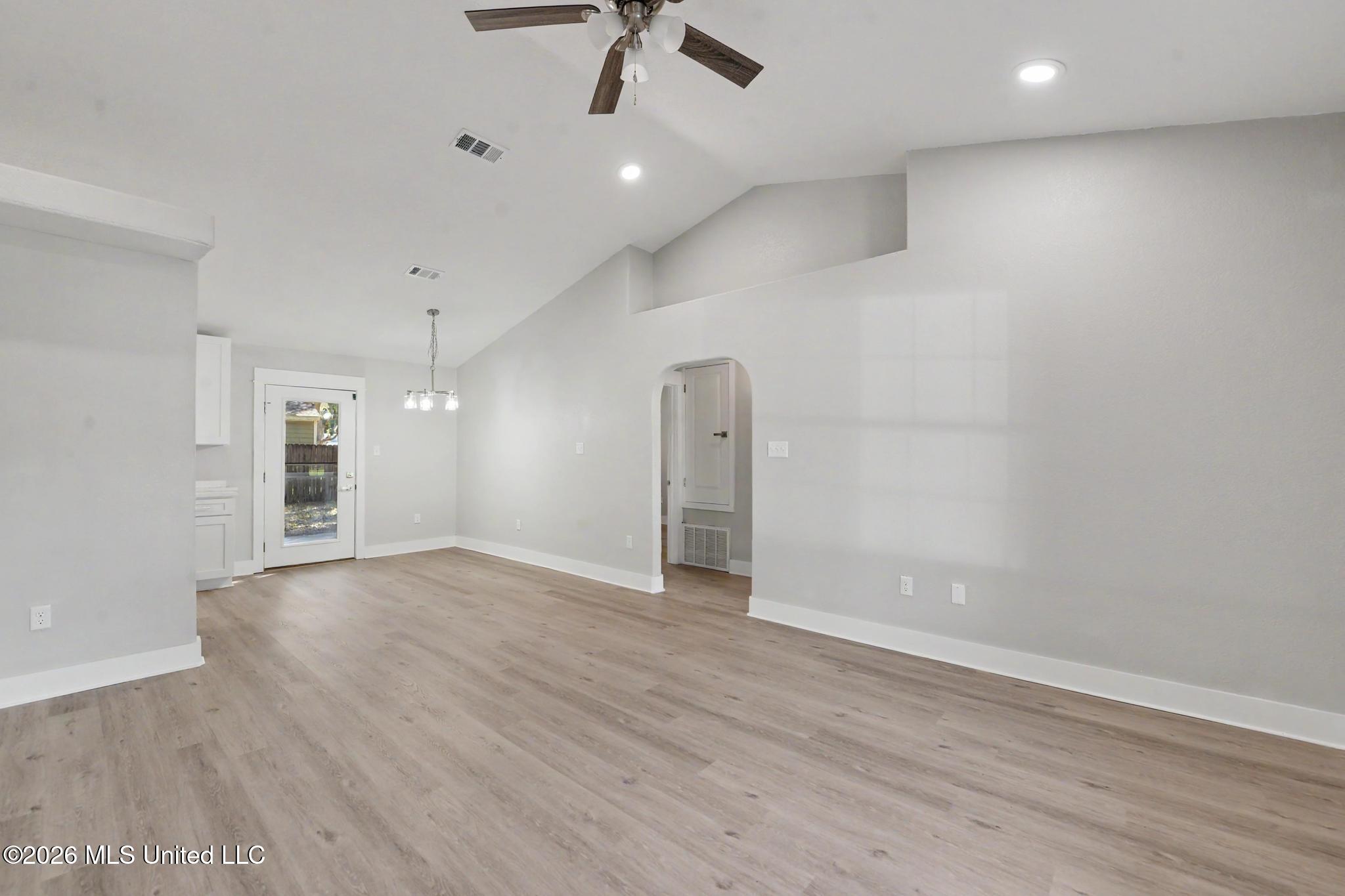 616 Plum Street Property Photo 5