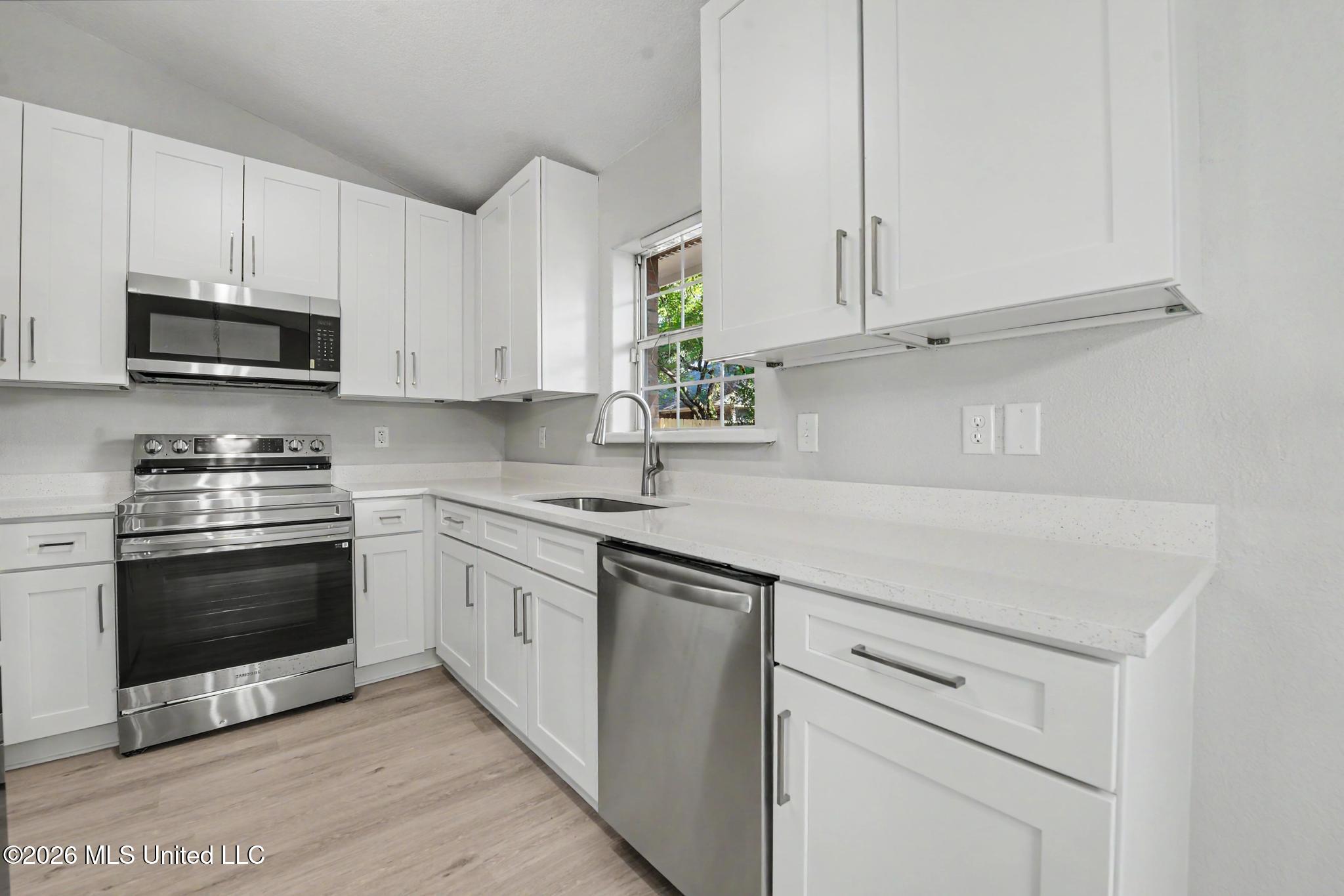 616 Plum Street Property Photo 8