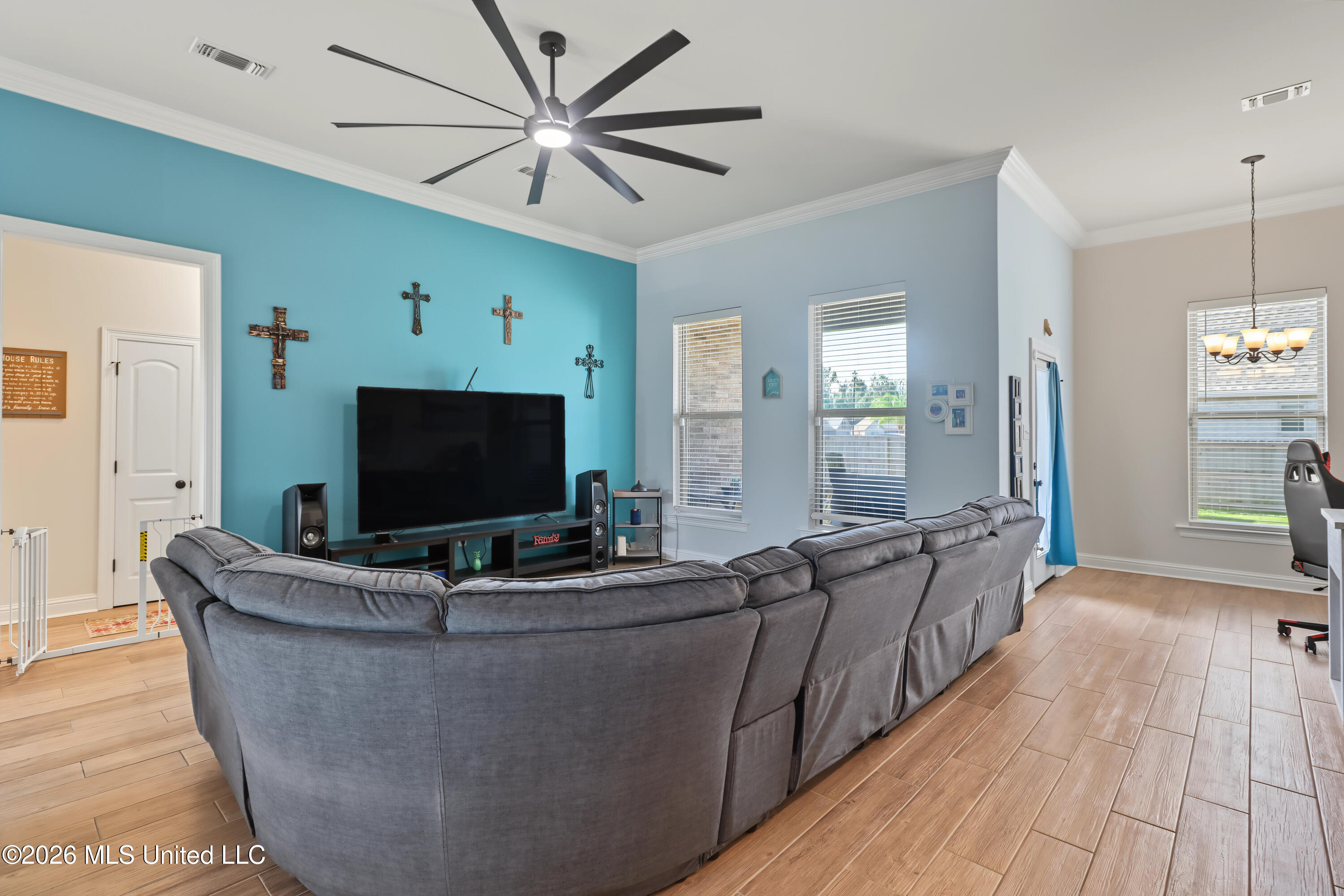 18245 Commission Road Property Photo 5