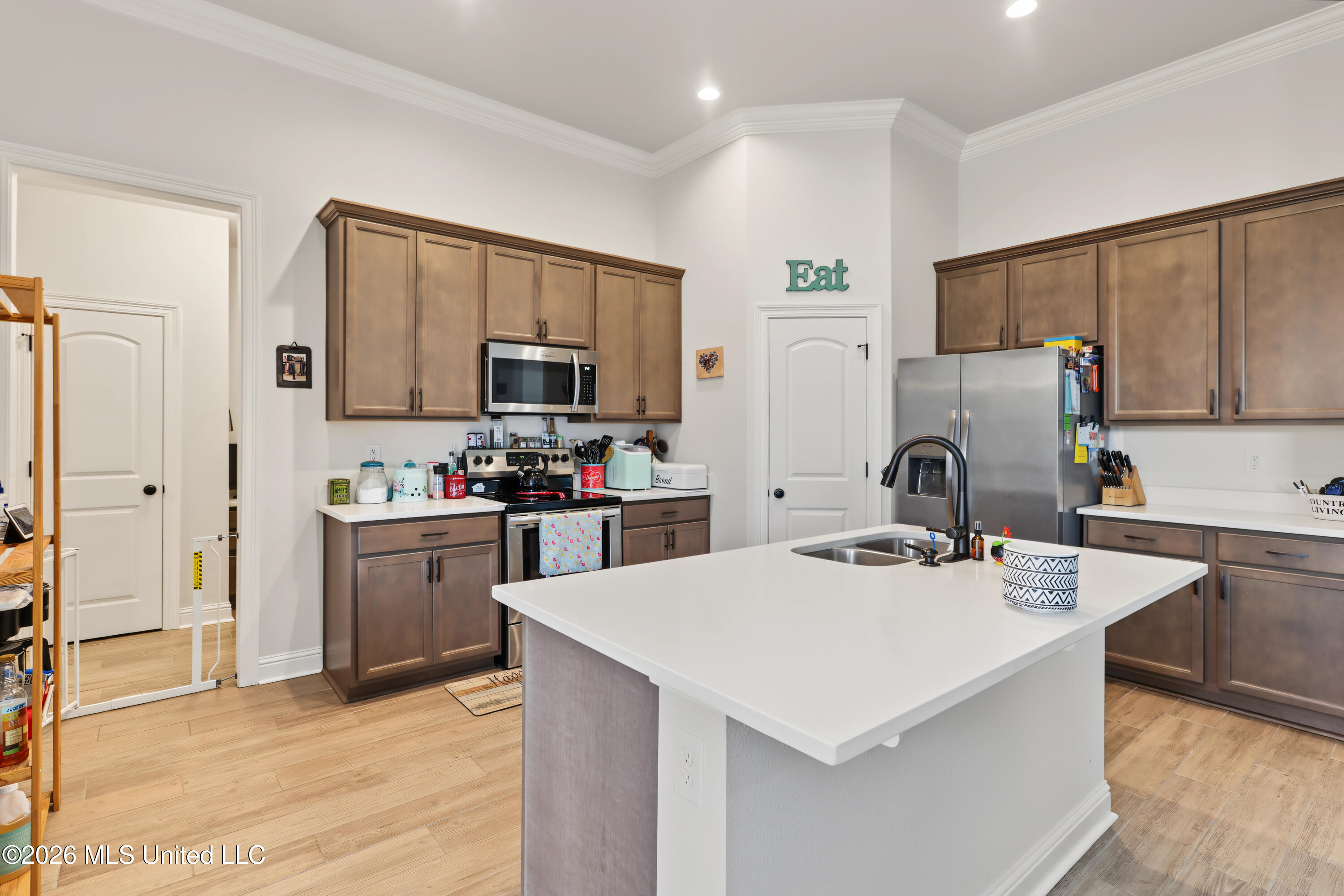 18245 Commission Road Property Photo 8