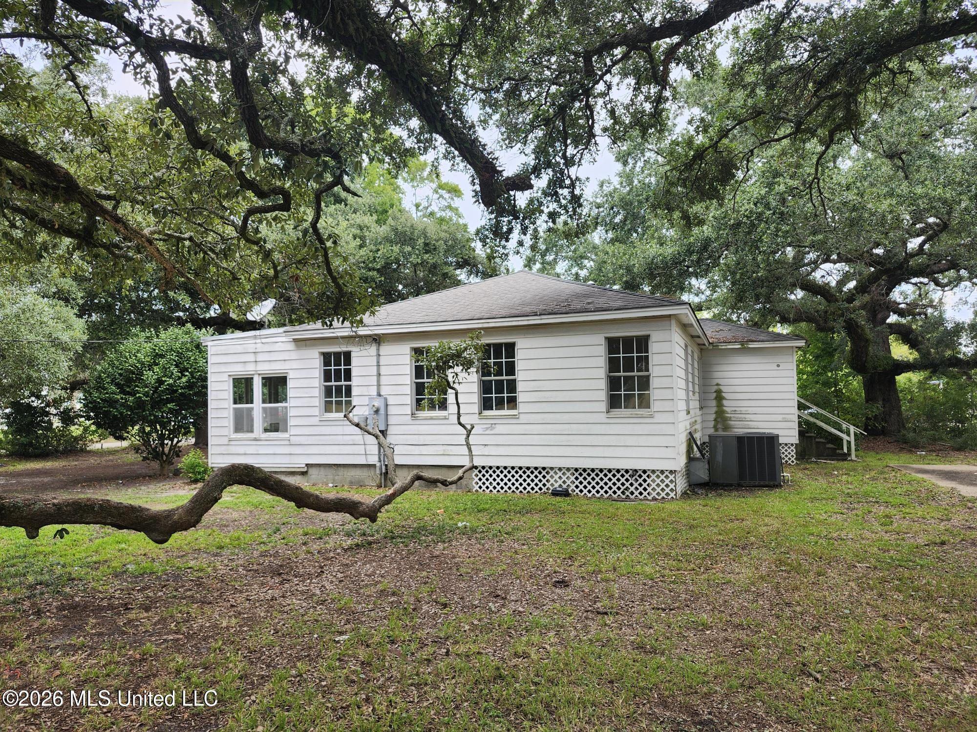 644 Oakleigh Avenue Property Photo 12