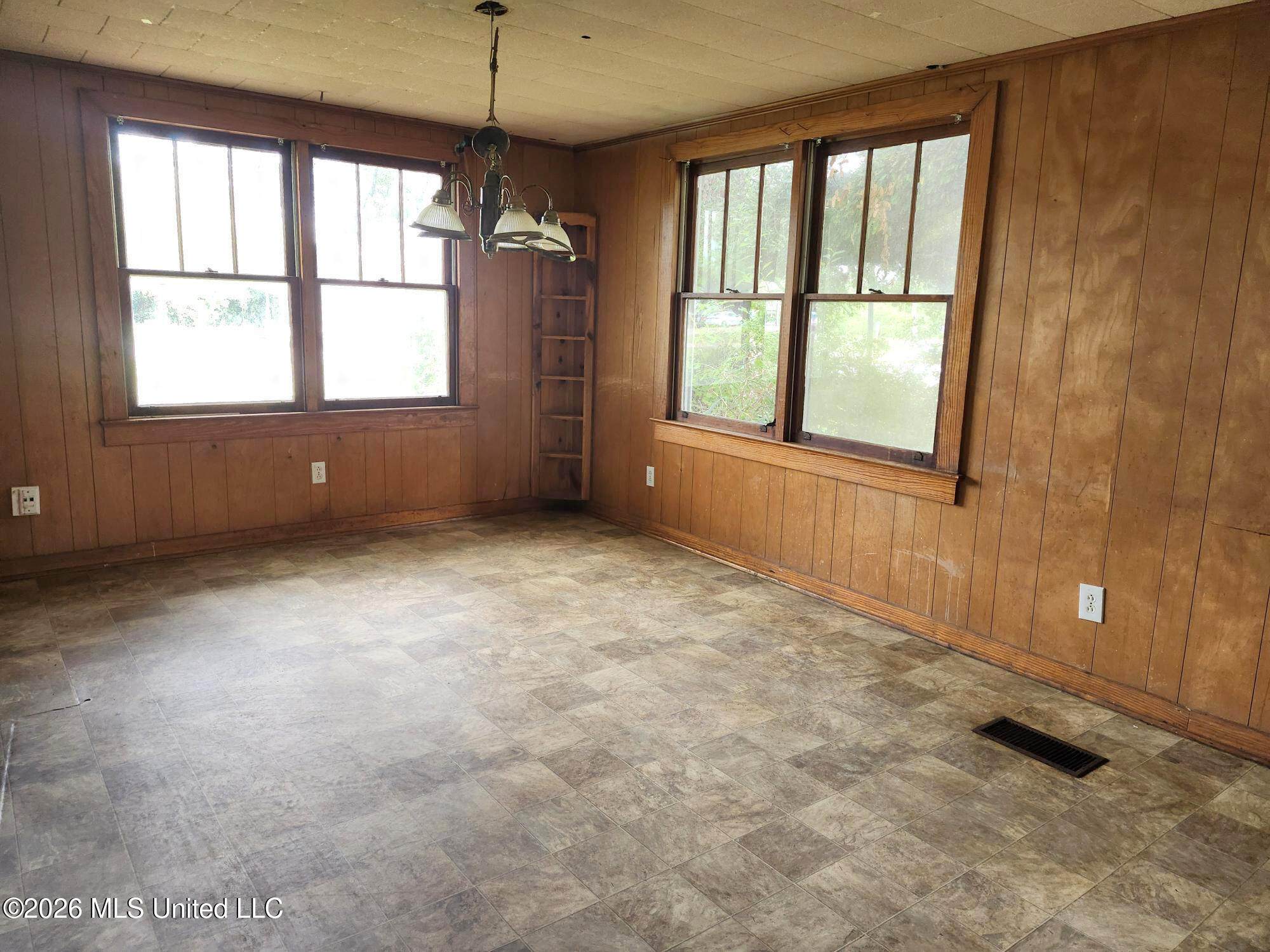 644 Oakleigh Avenue Property Photo 26