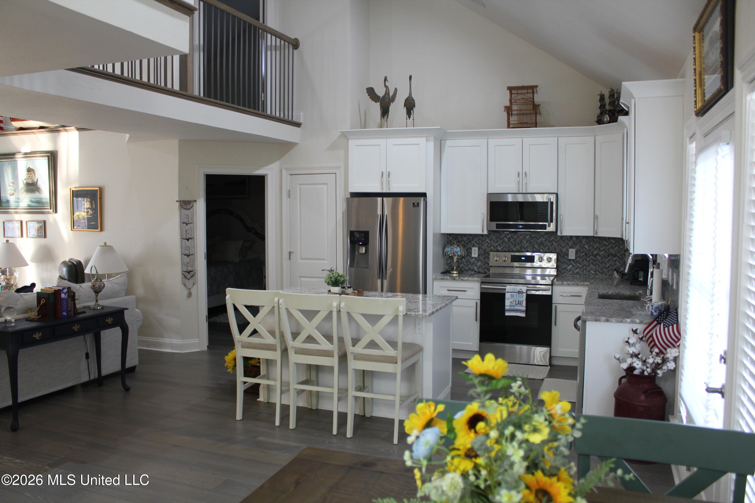 11059 Idaho Street Property Photo 5