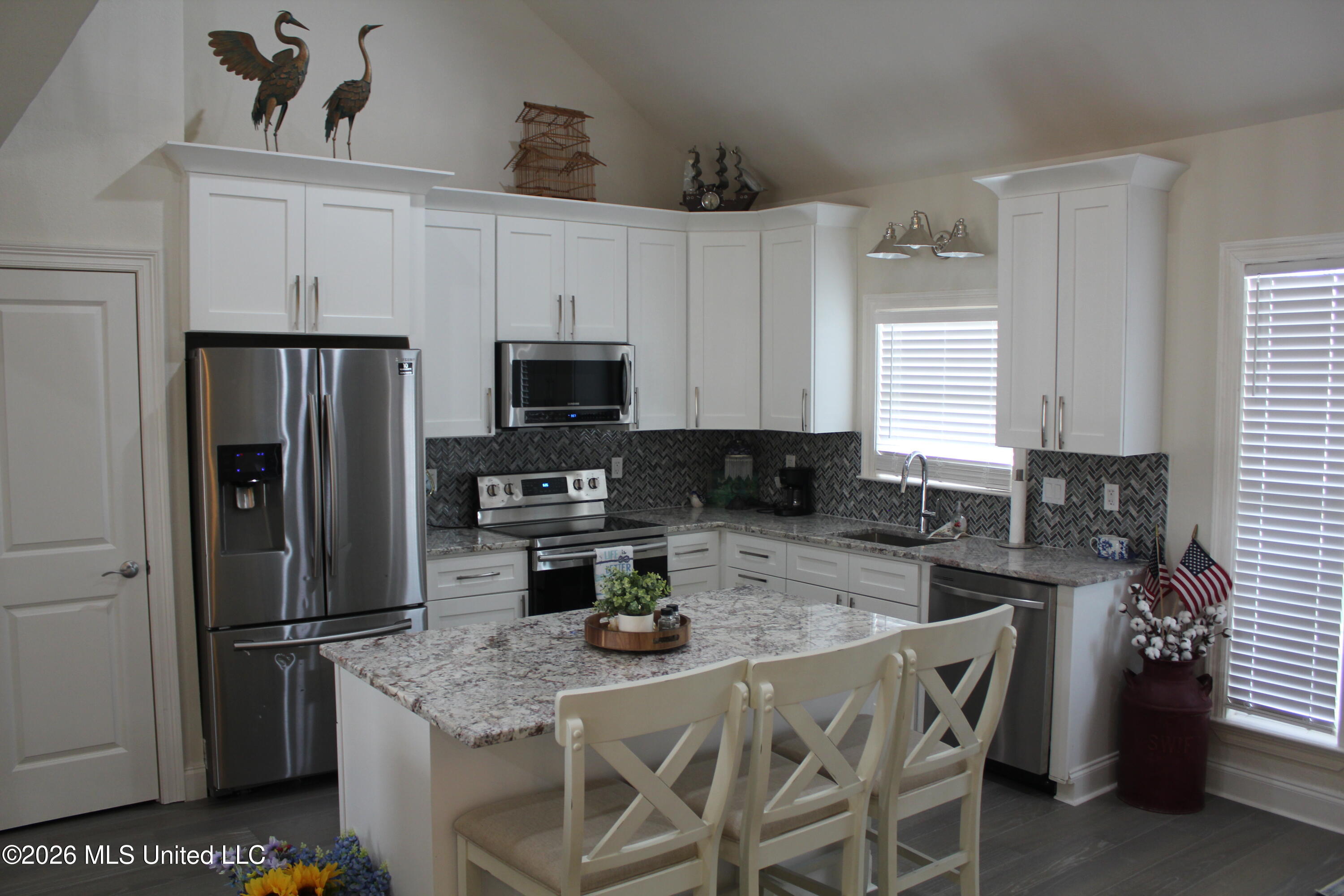 11059 Idaho Street Property Photo 7