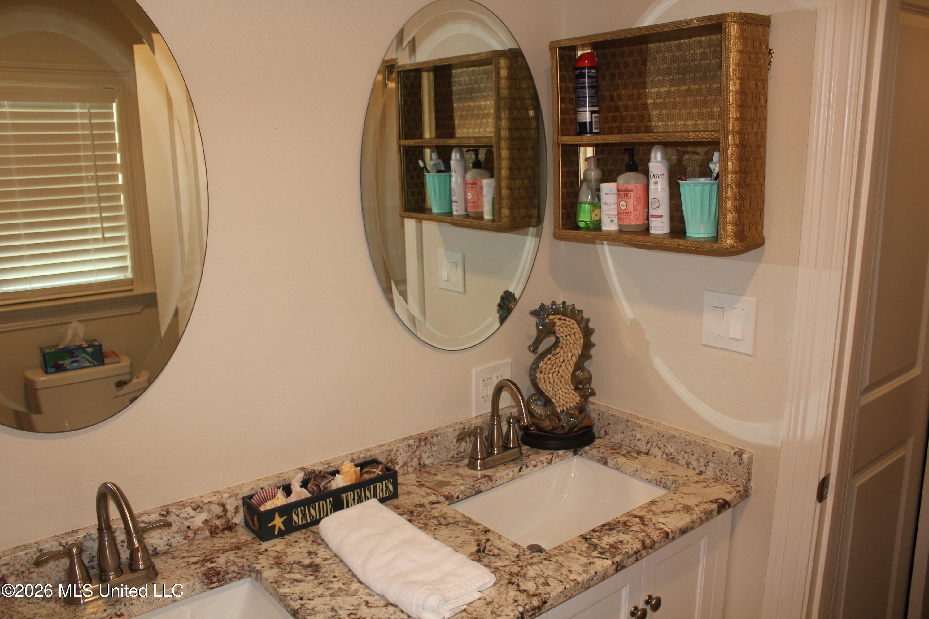 11059 Idaho Street Property Photo 8