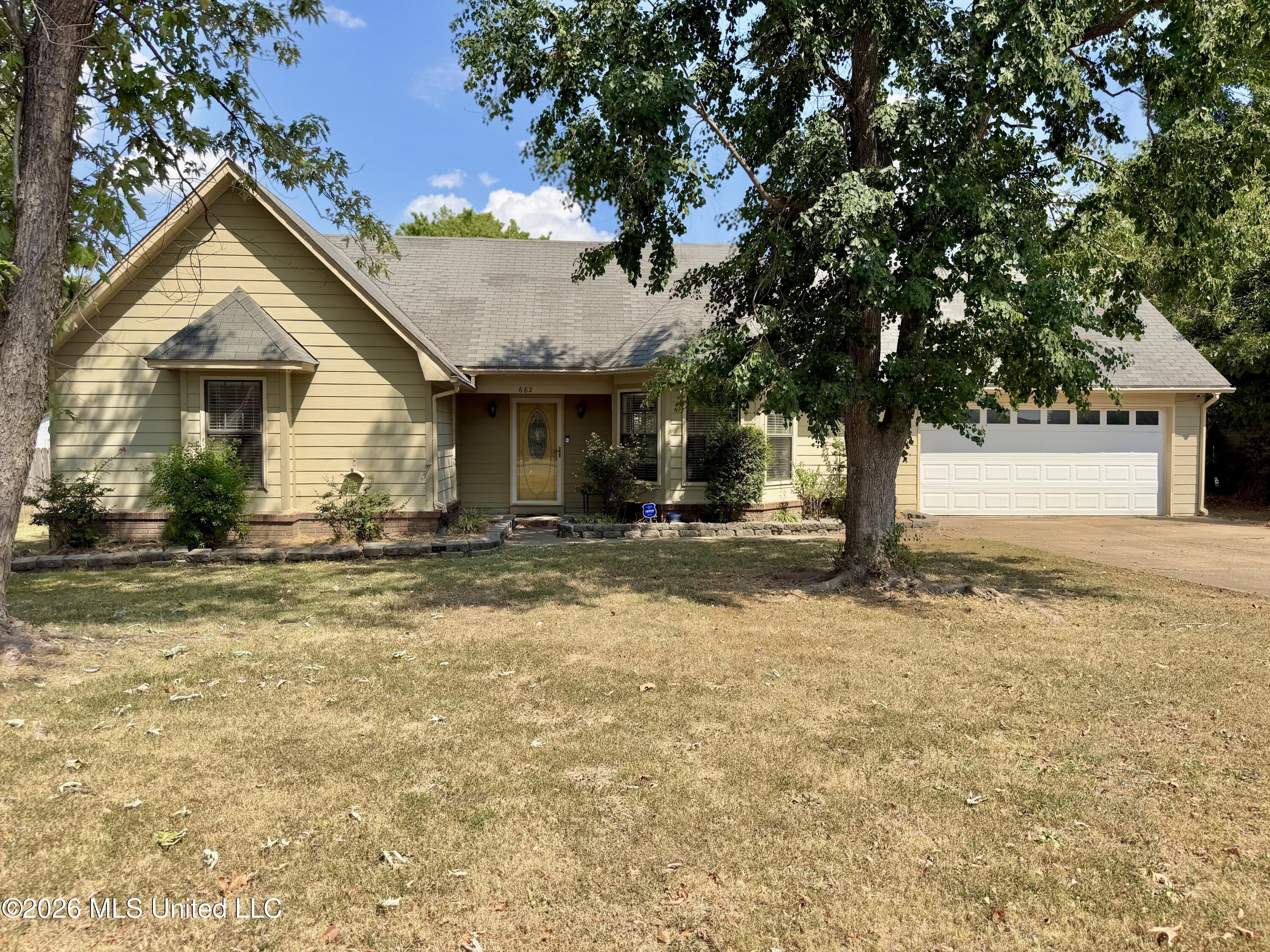 662 Eaglewood Drive Property Photo 1
