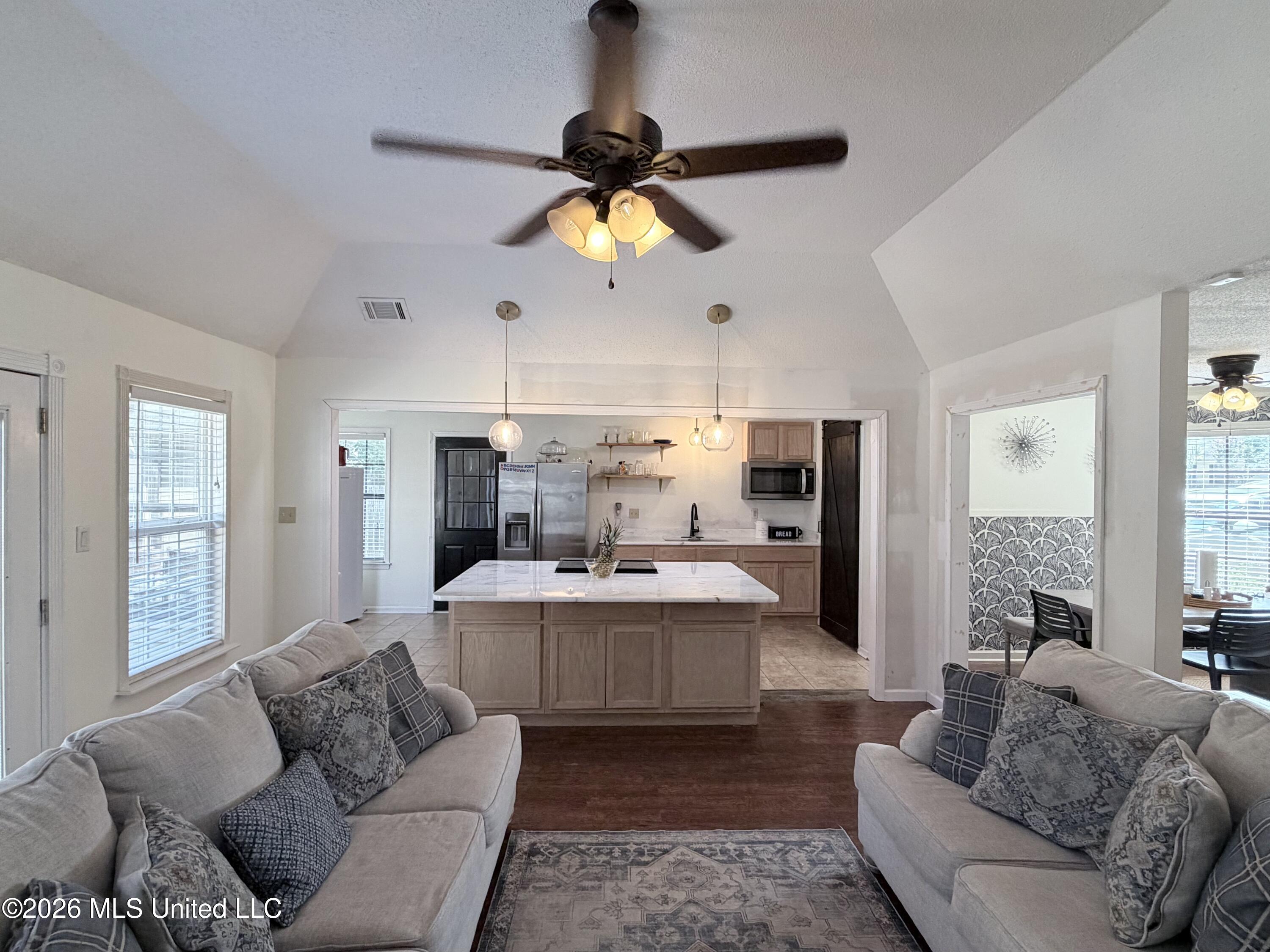 662 Eaglewood Drive Property Photo 3