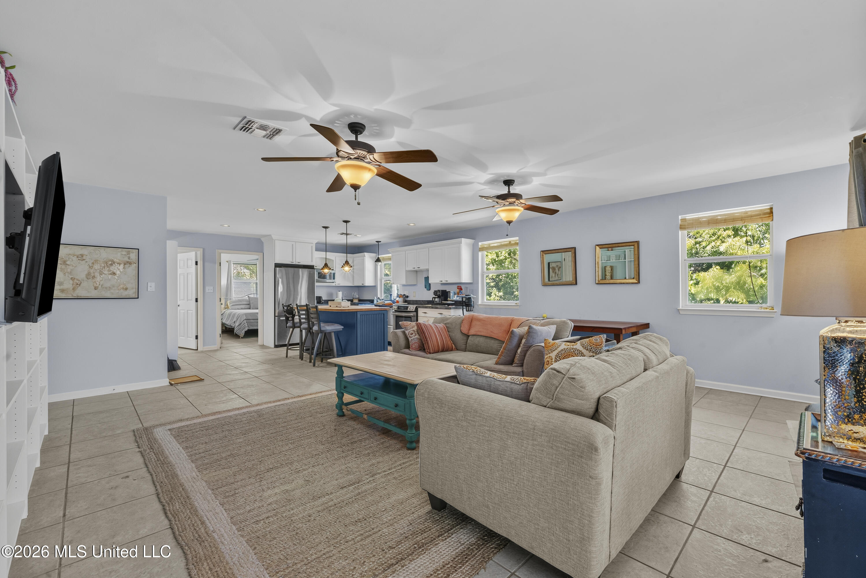 626 W Beach Boulevard Property Photo 4