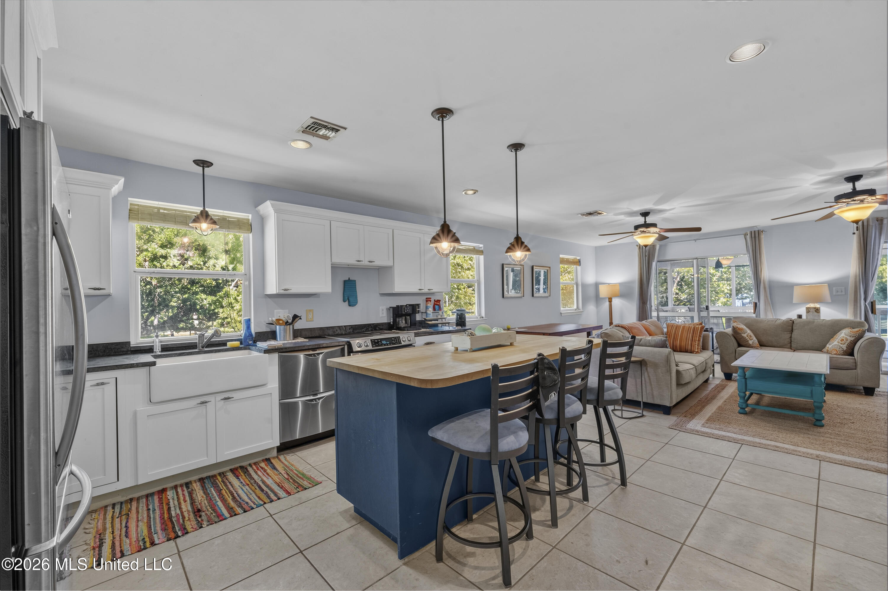 626 W Beach Boulevard Property Photo 5
