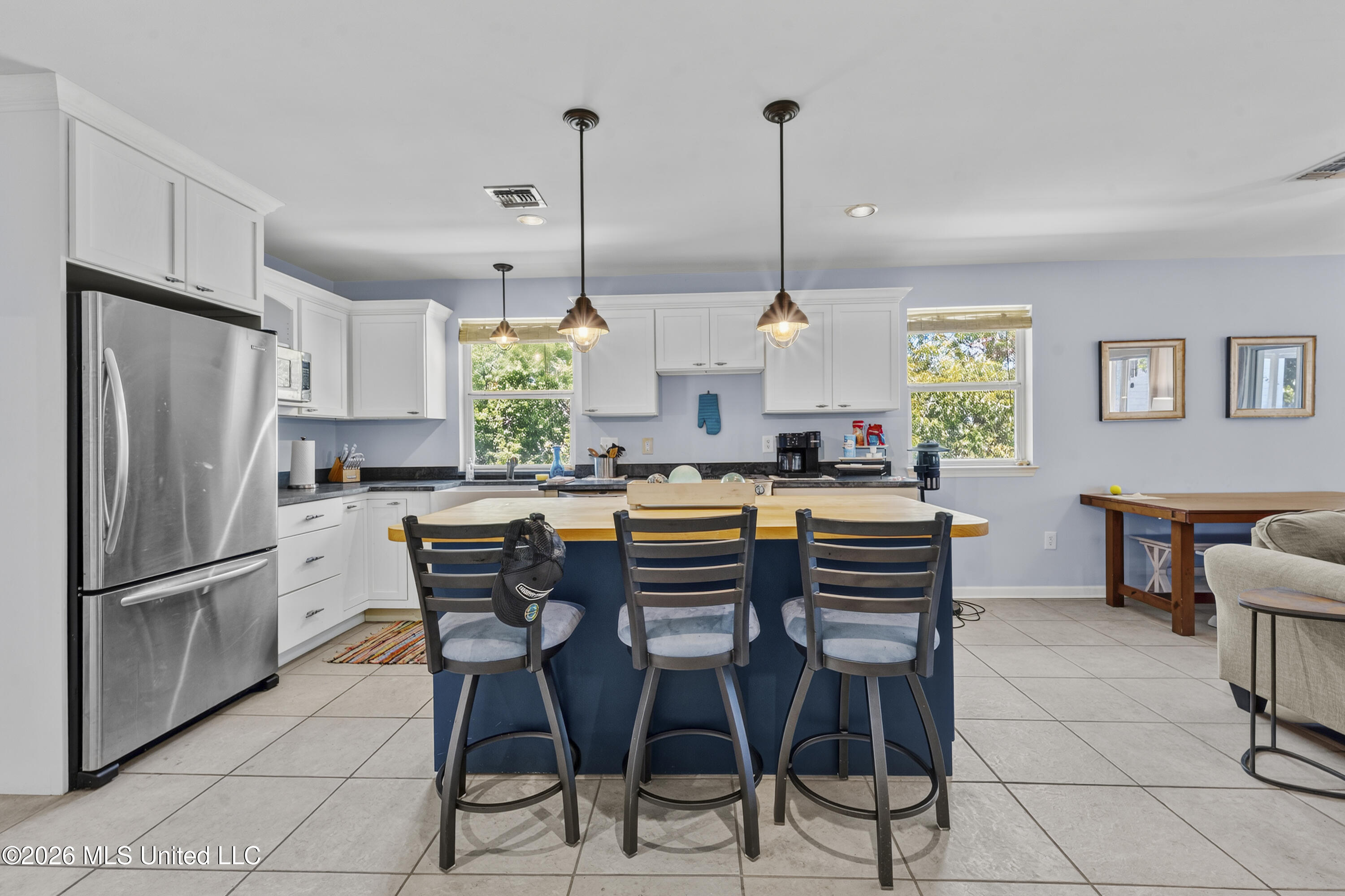 626 W Beach Boulevard Property Photo 6
