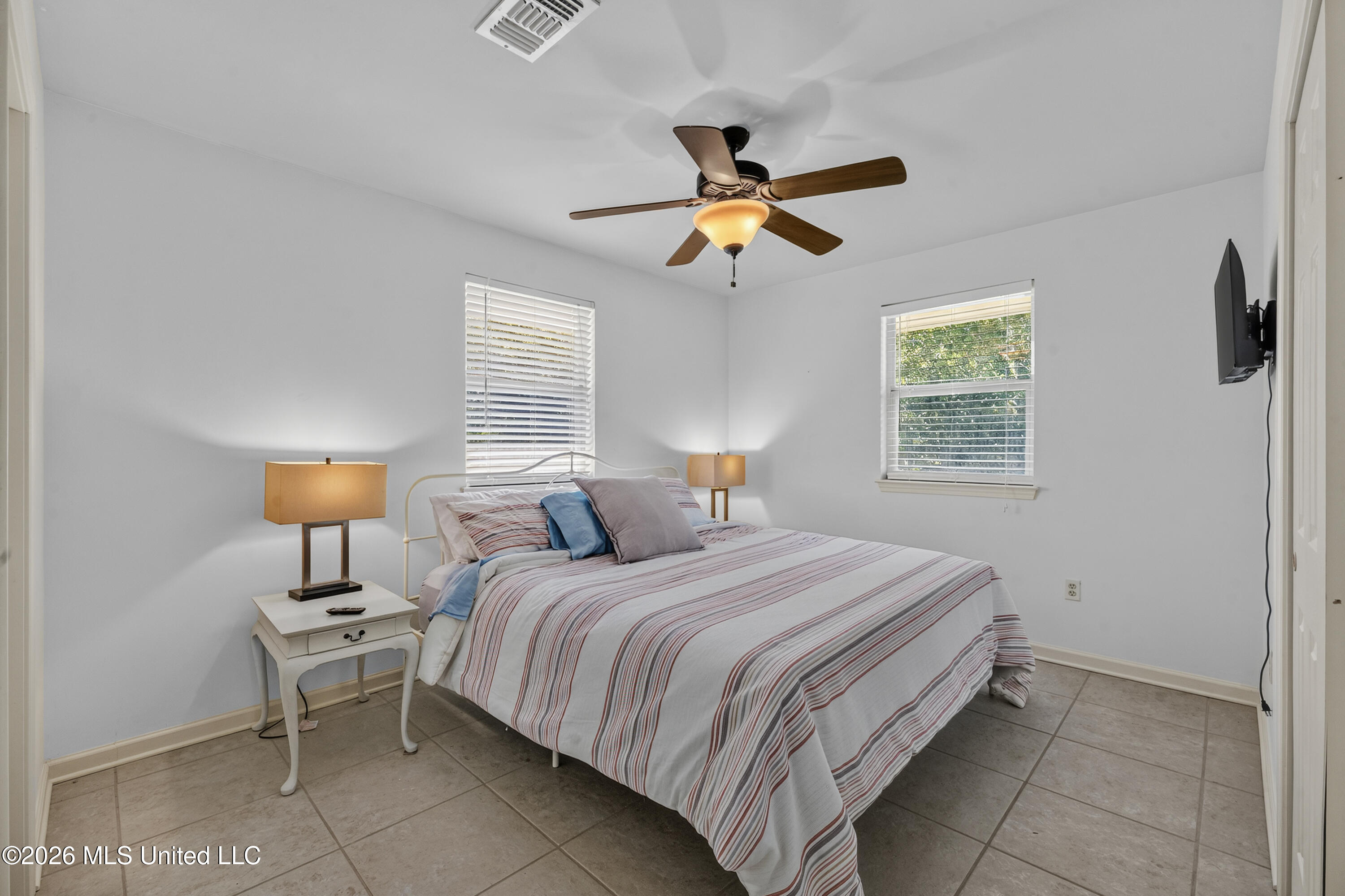 626 W Beach Boulevard Property Photo 9