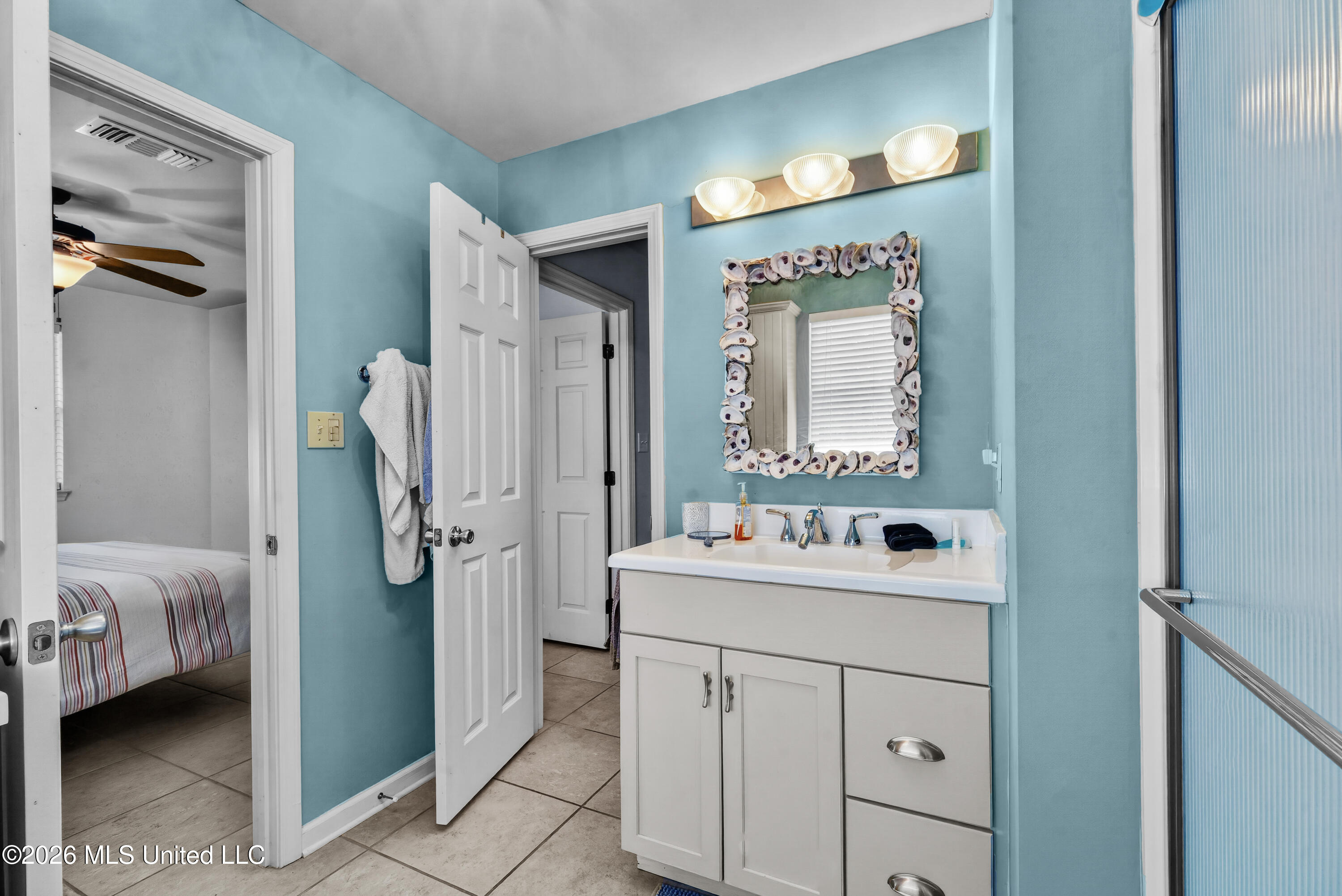 626 W Beach Boulevard Property Photo 11