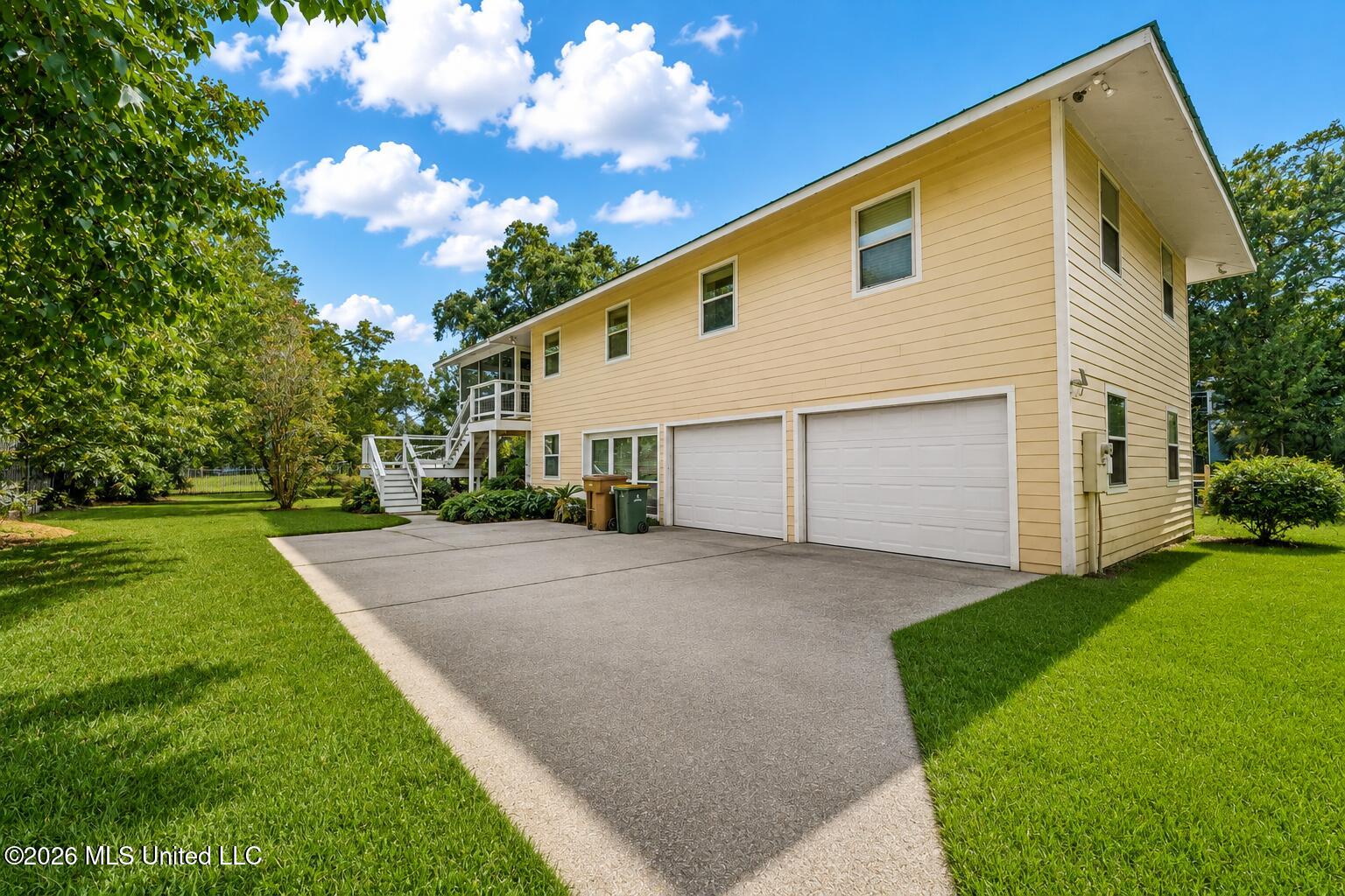 626 W Beach Boulevard Property Photo 12