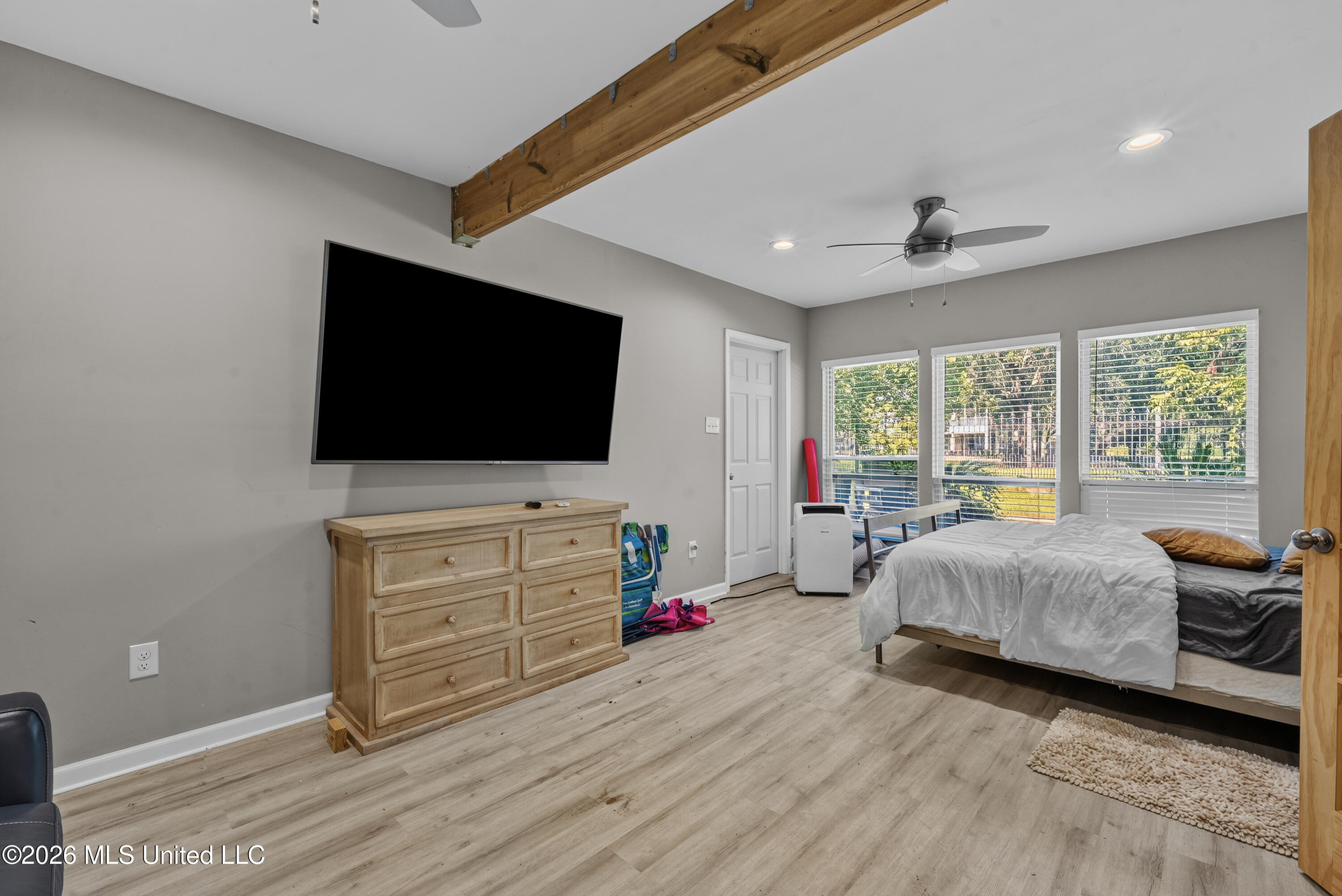 626 W Beach Boulevard Property Photo 14