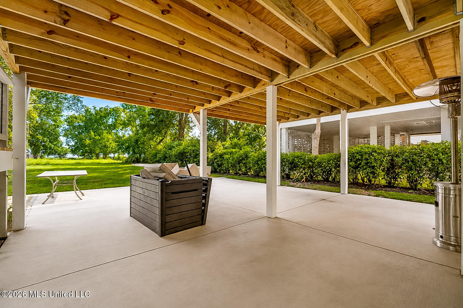 626 W Beach Boulevard Property Photo 19
