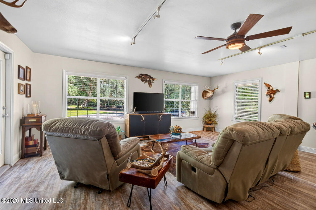 2005 Lauban Lane Property Photo 24