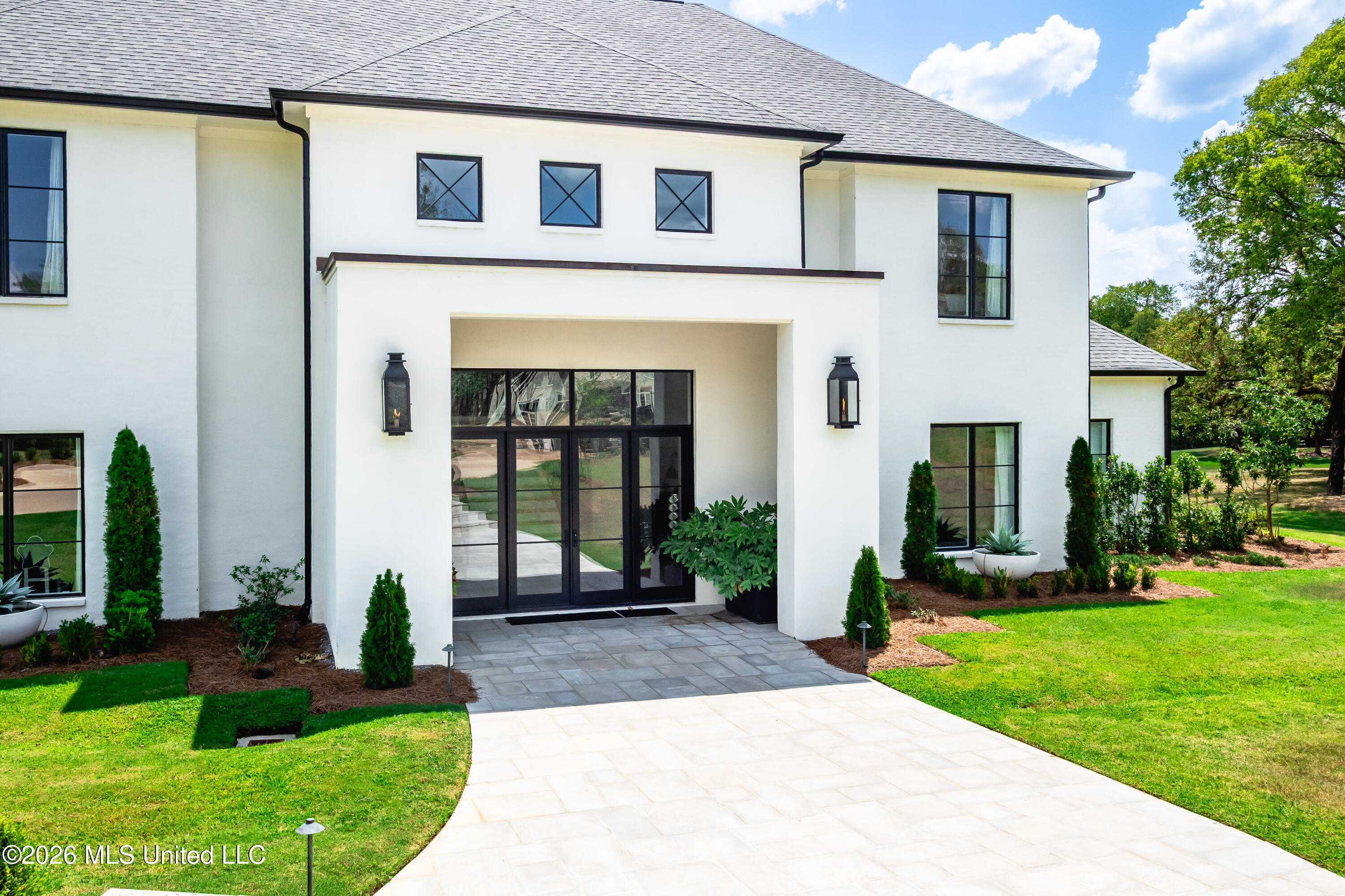 100 Bridgewater Crossing Property Photo 4