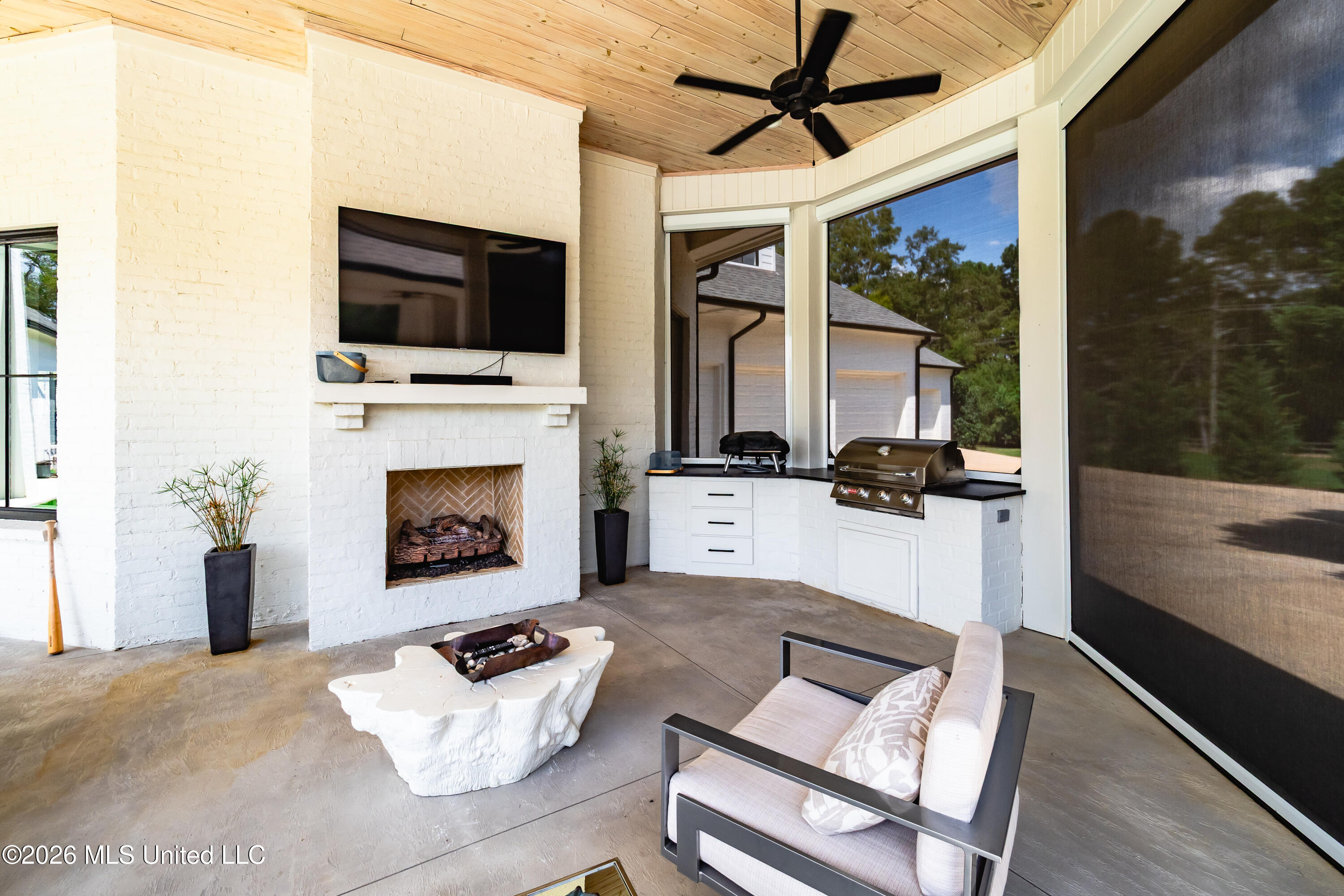 100 Bridgewater Crossing Property Photo 60