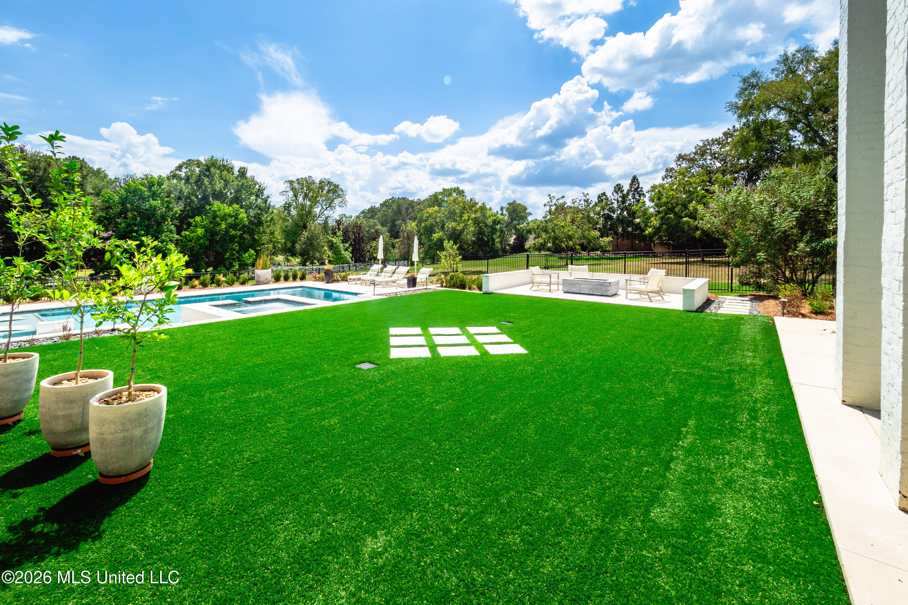 100 Bridgewater Crossing Property Photo 61