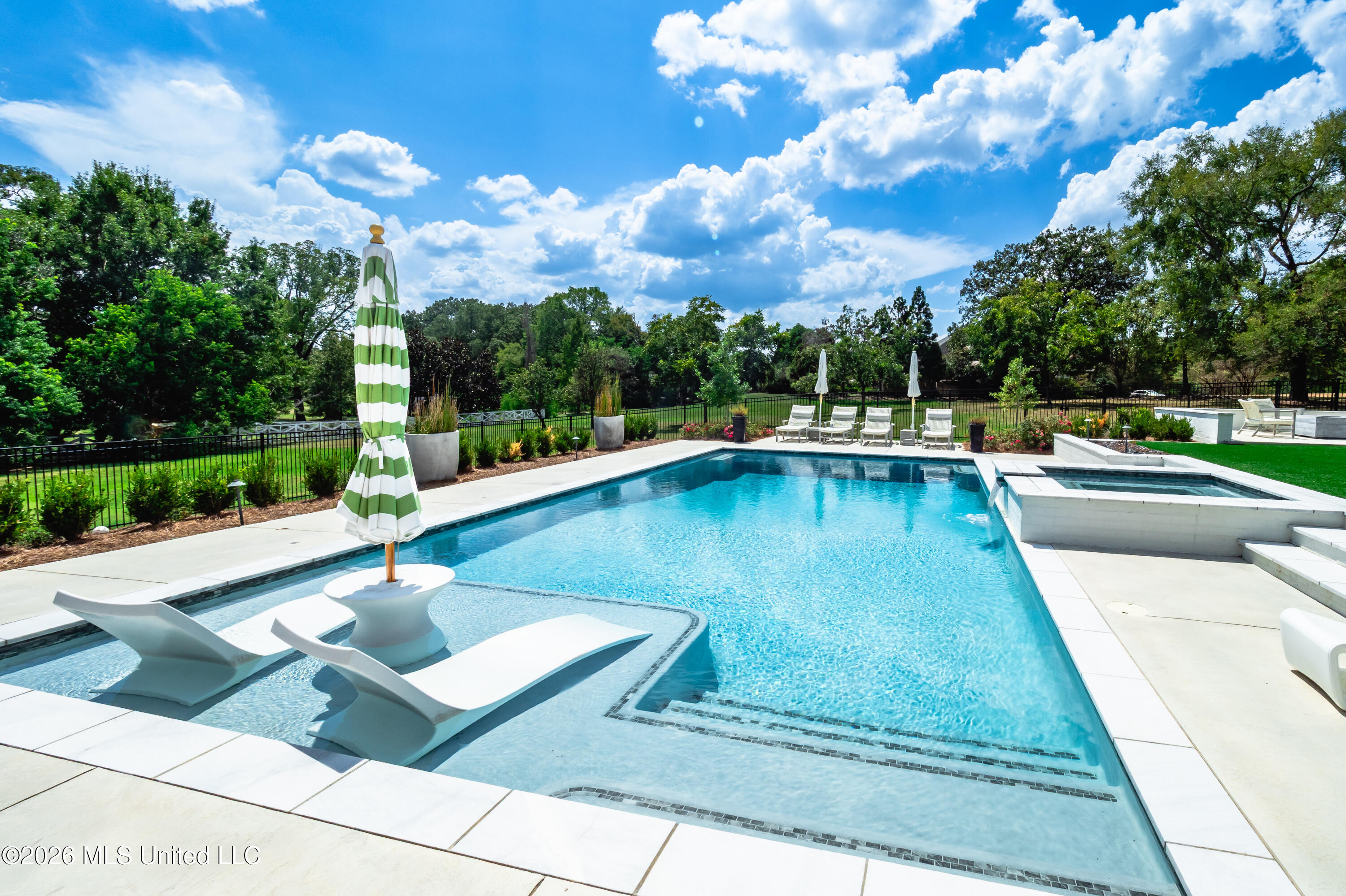 100 Bridgewater Crossing Property Photo 62