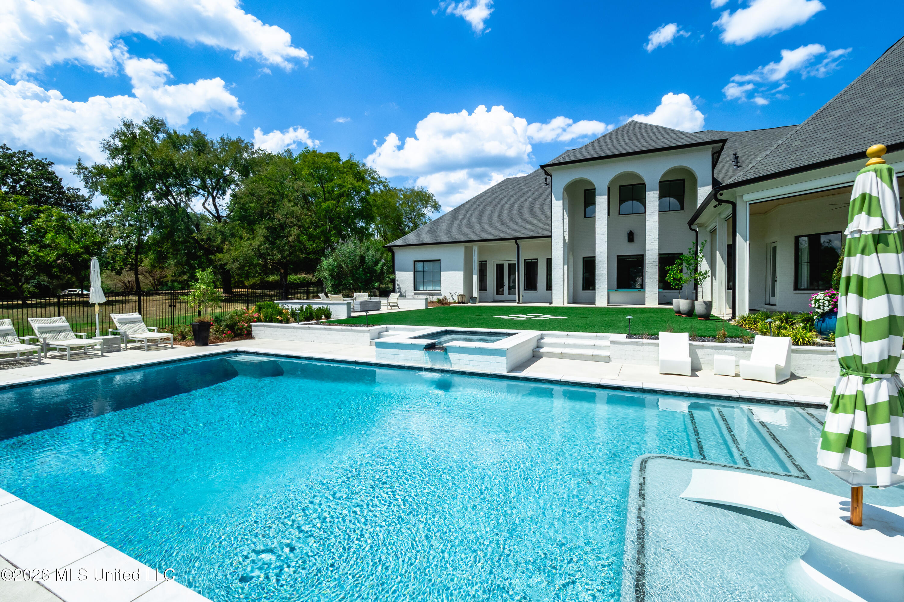 100 Bridgewater Crossing Property Photo 63
