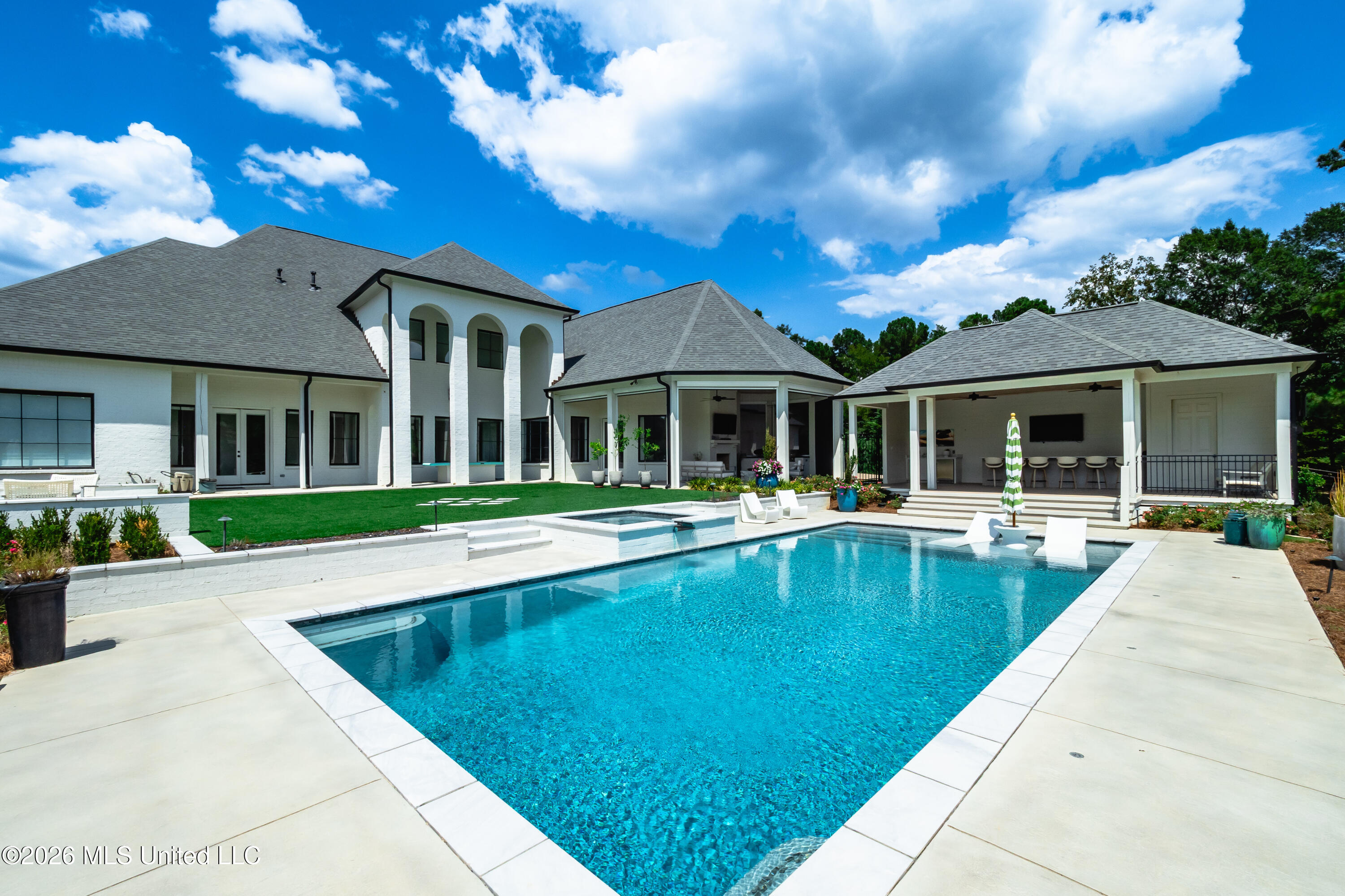 100 Bridgewater Crossing Property Photo 64