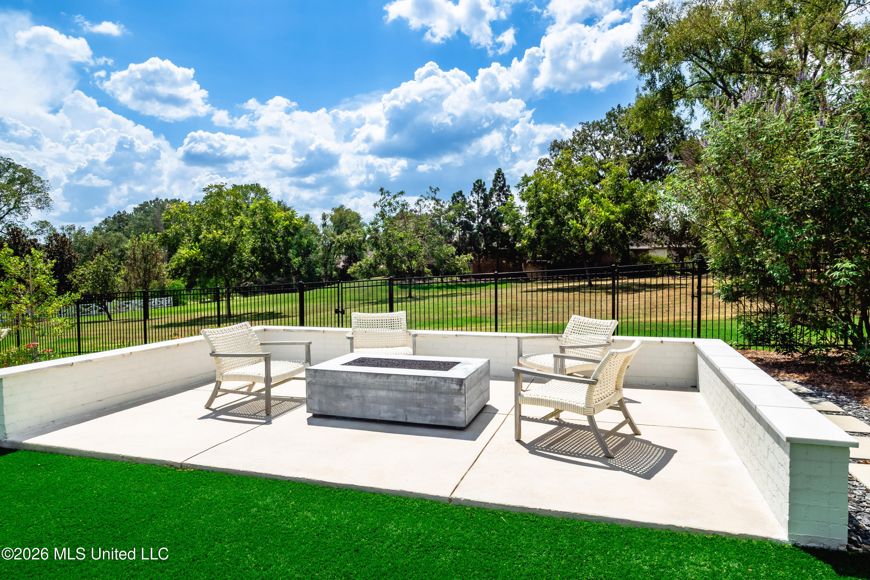100 Bridgewater Crossing Property Photo 67