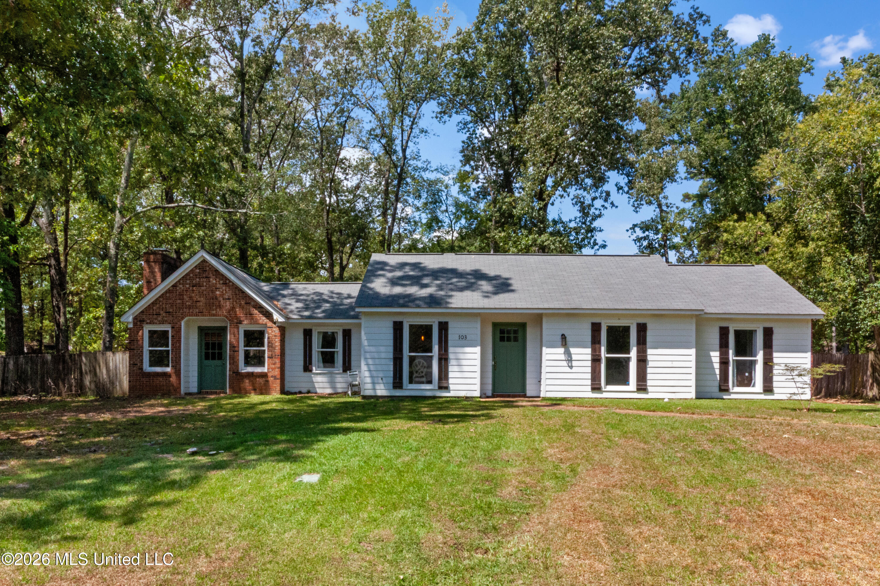 103 Lakeside Drive Property Photo 1