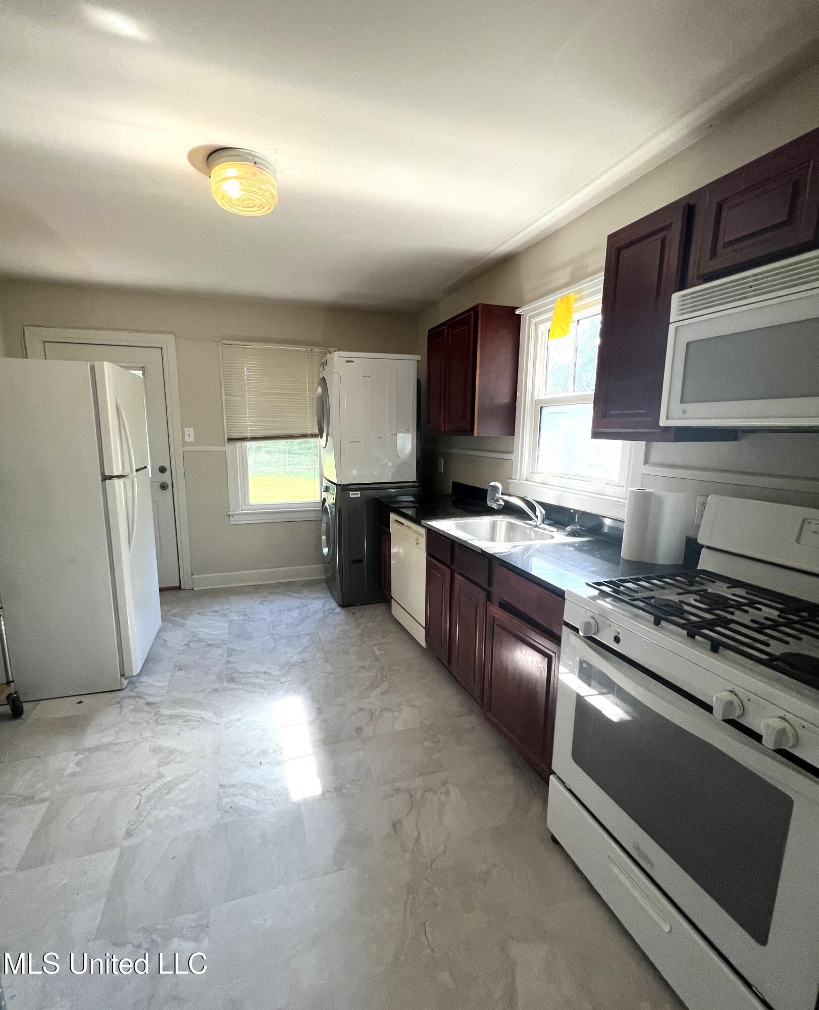1693-r Vine Street Property Photo 5